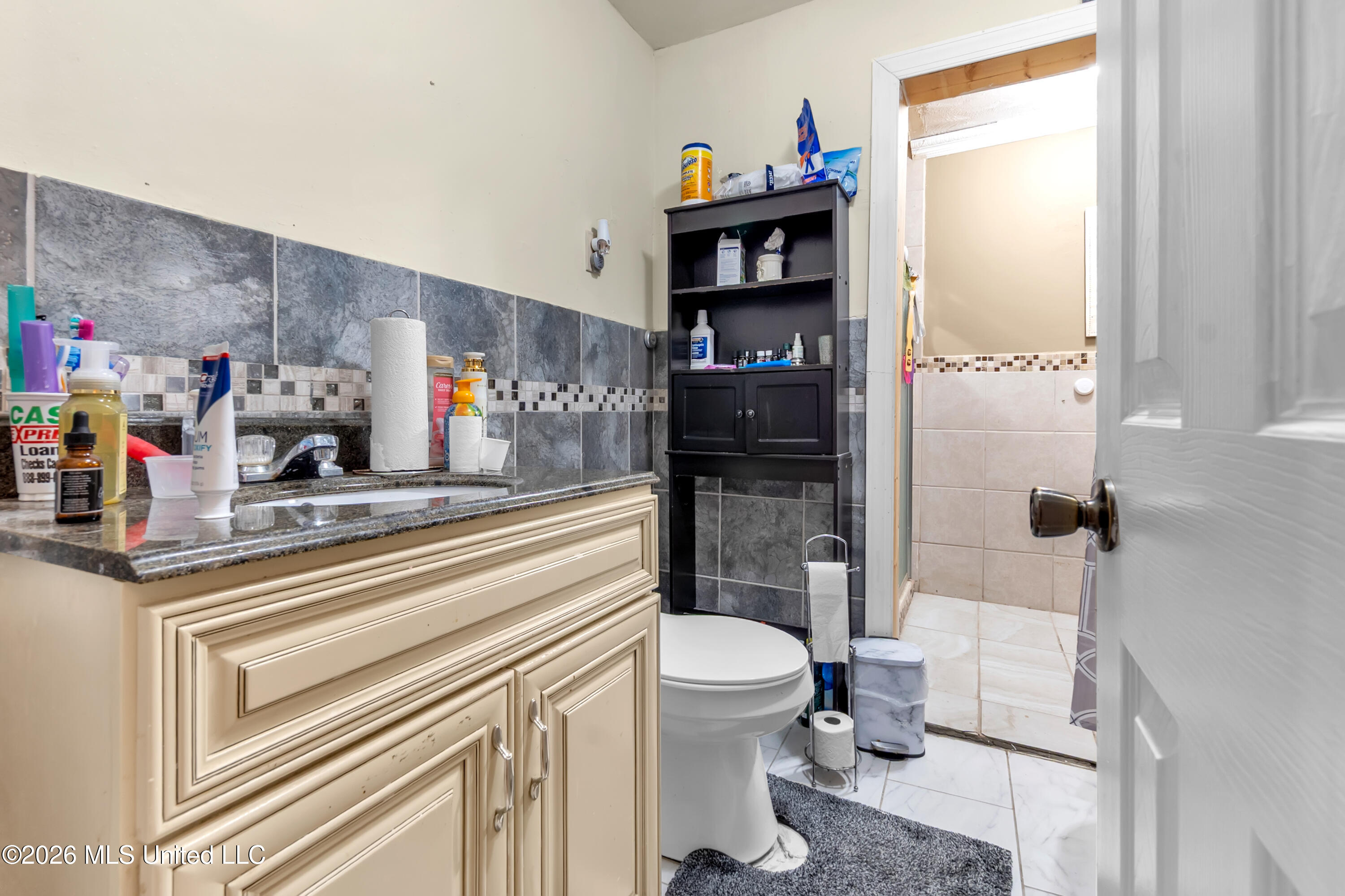 1024 French Road Property Photo 33