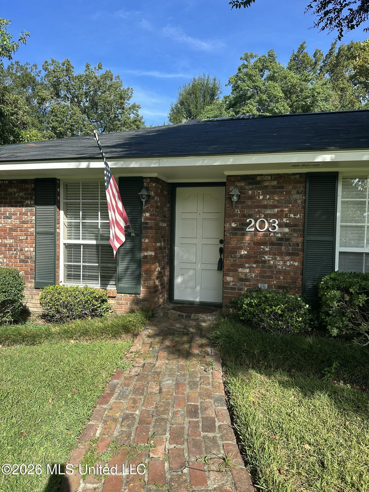 203 N Temple Road Property Photo 1