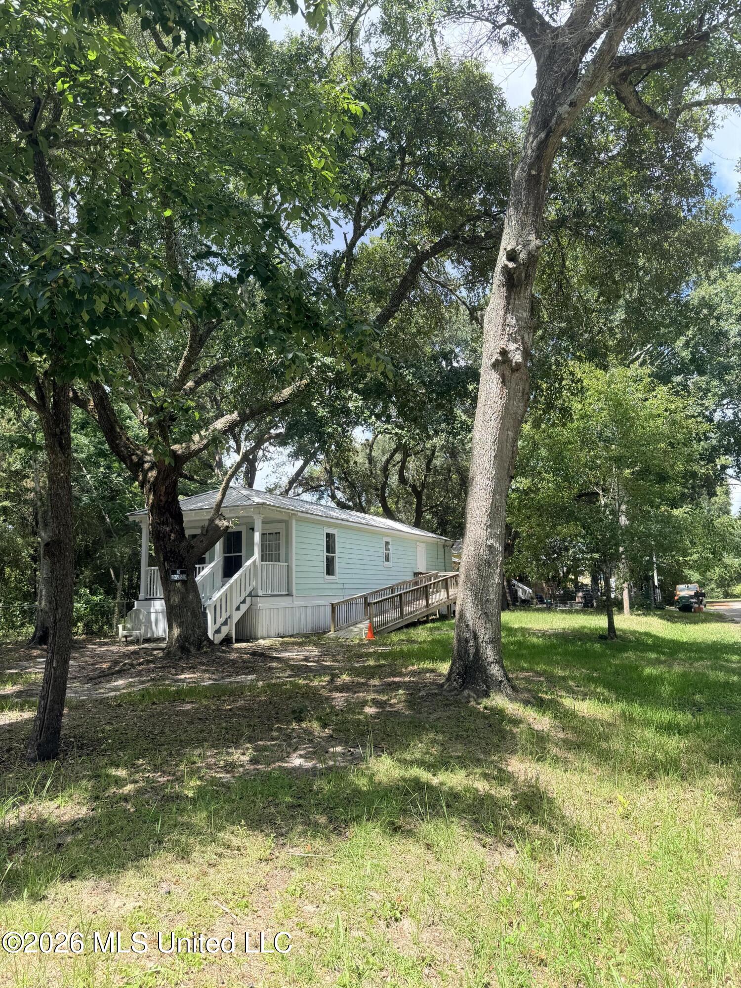 8708 Birch Avenue Property Photo 3