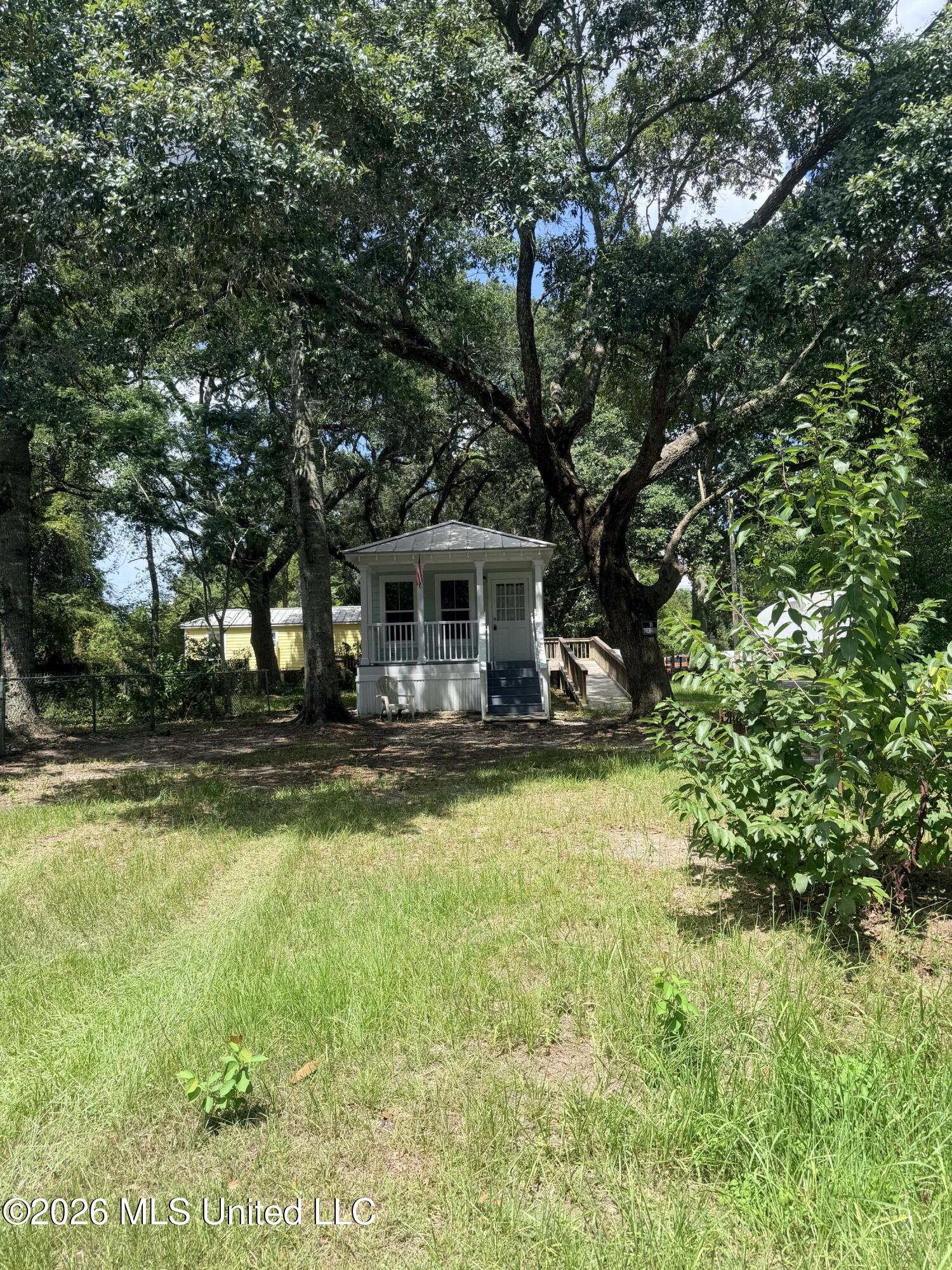 8708 Birch Avenue Property Photo 4