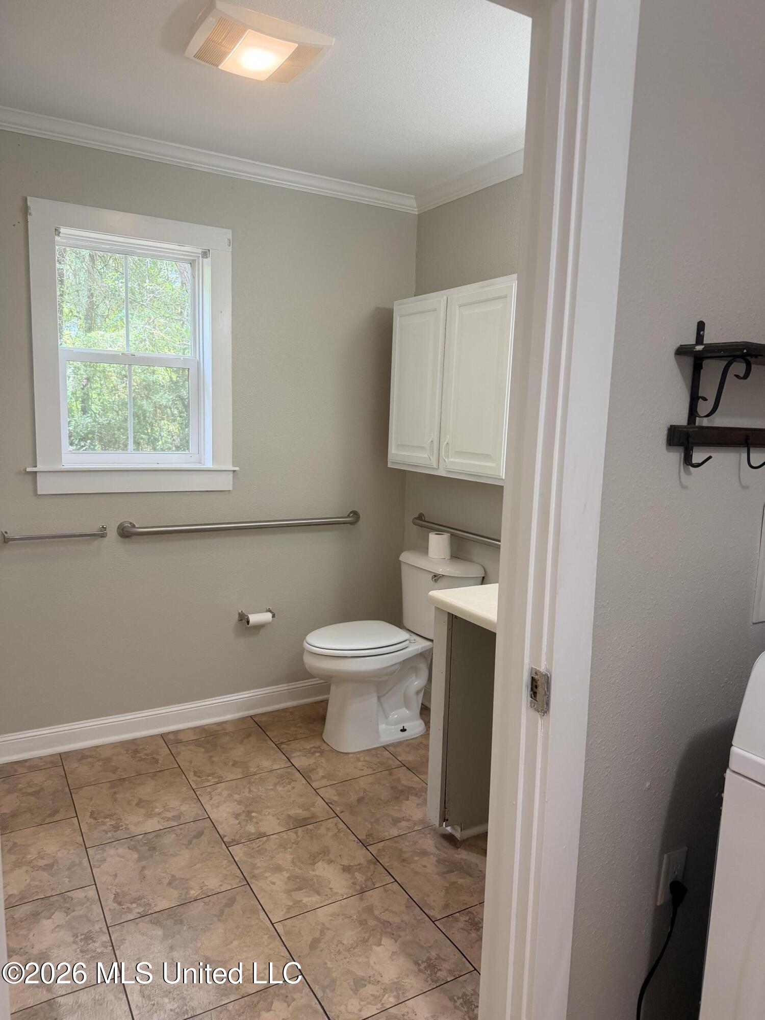 8708 Birch Avenue Property Photo 11
