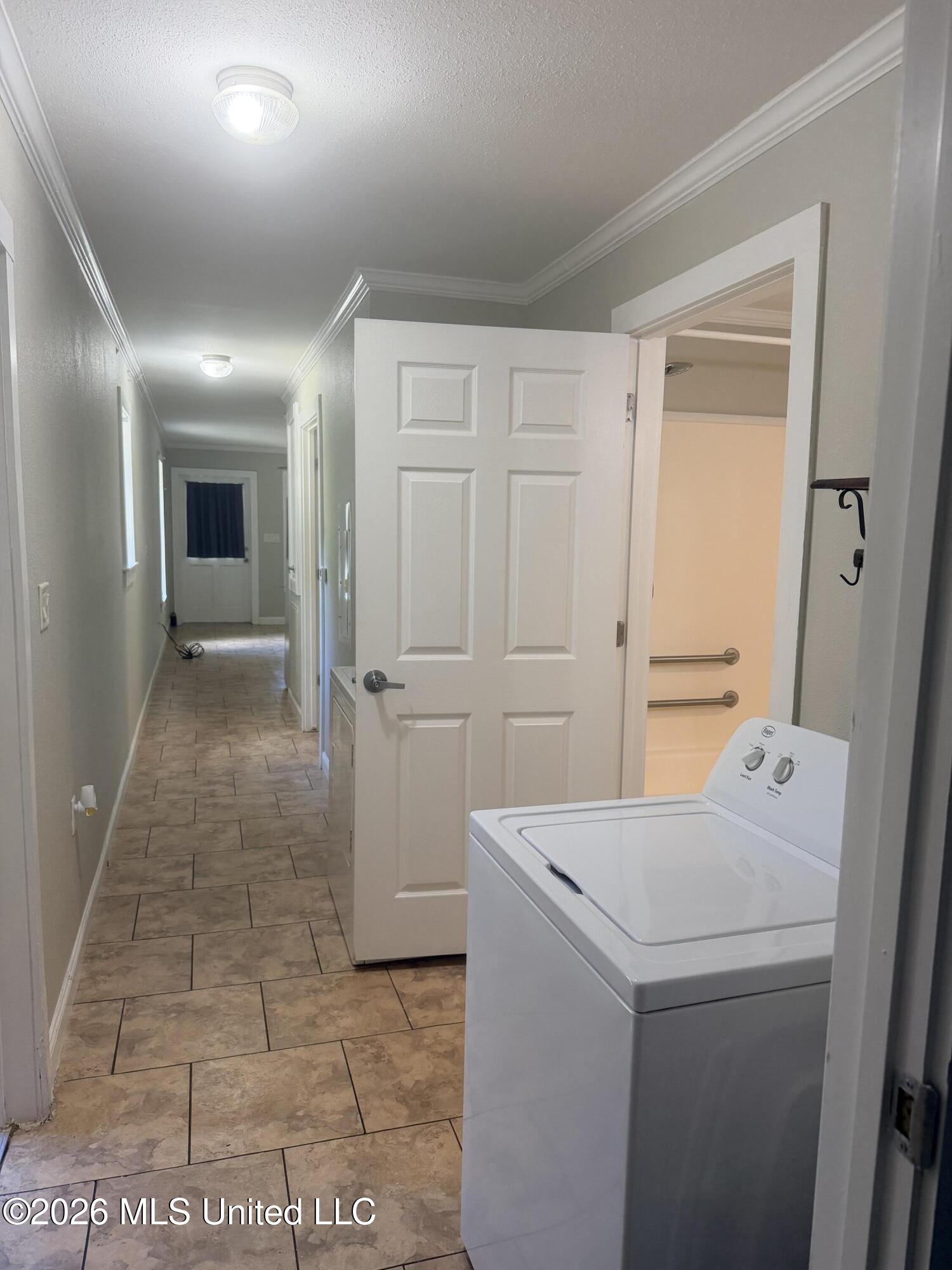 8708 Birch Avenue Property Photo 13