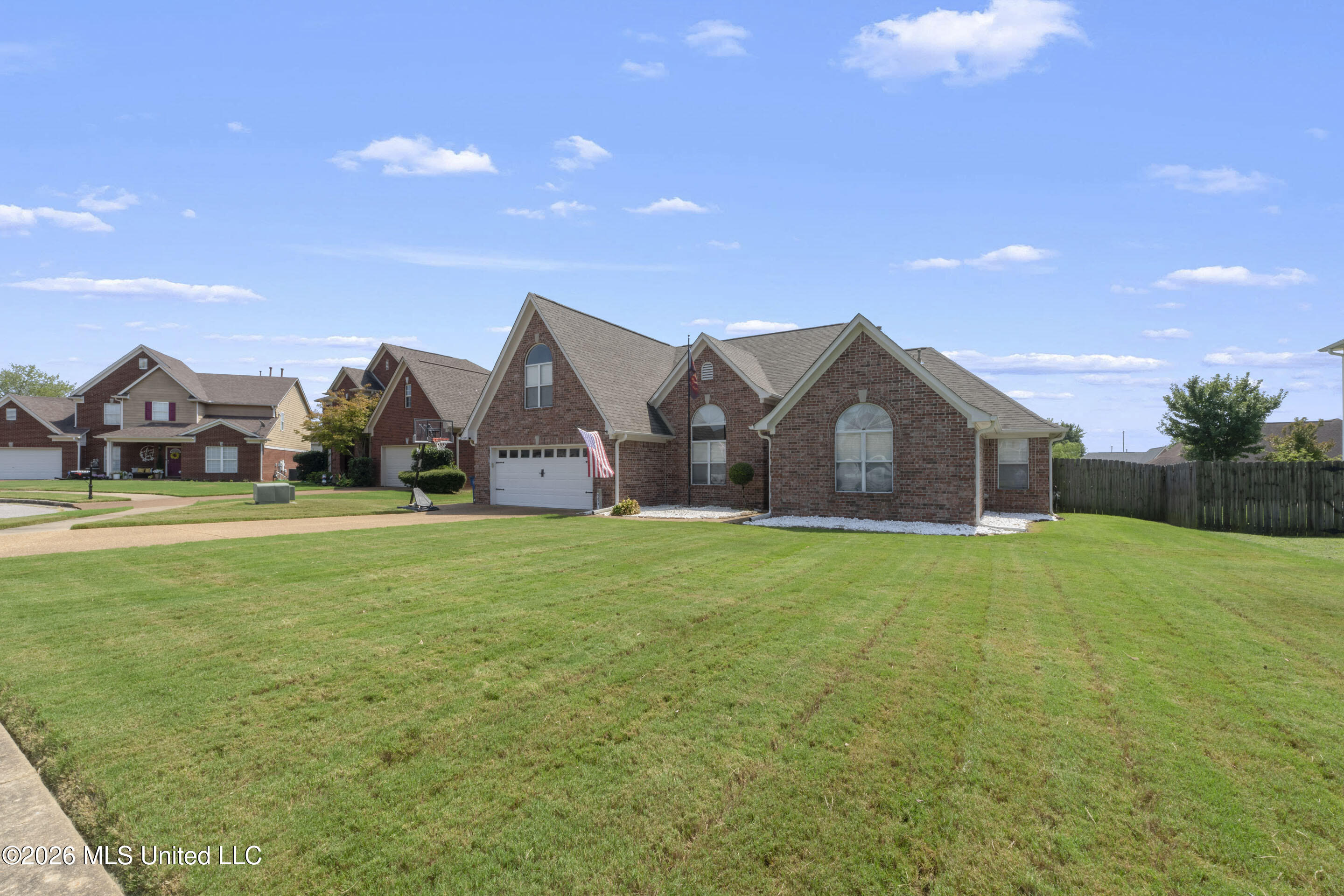 6271 Ivy Oaks Cove Property Photo 4