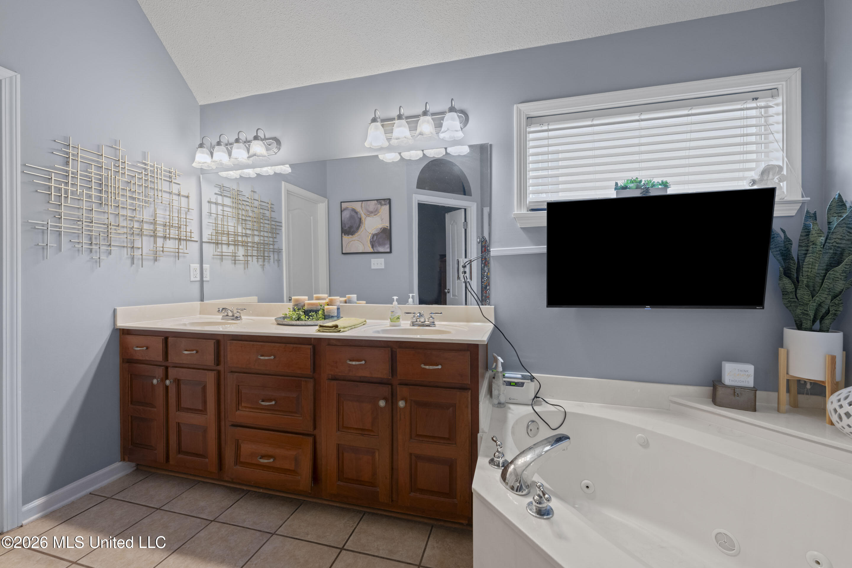 6271 Ivy Oaks Cove Property Photo 20