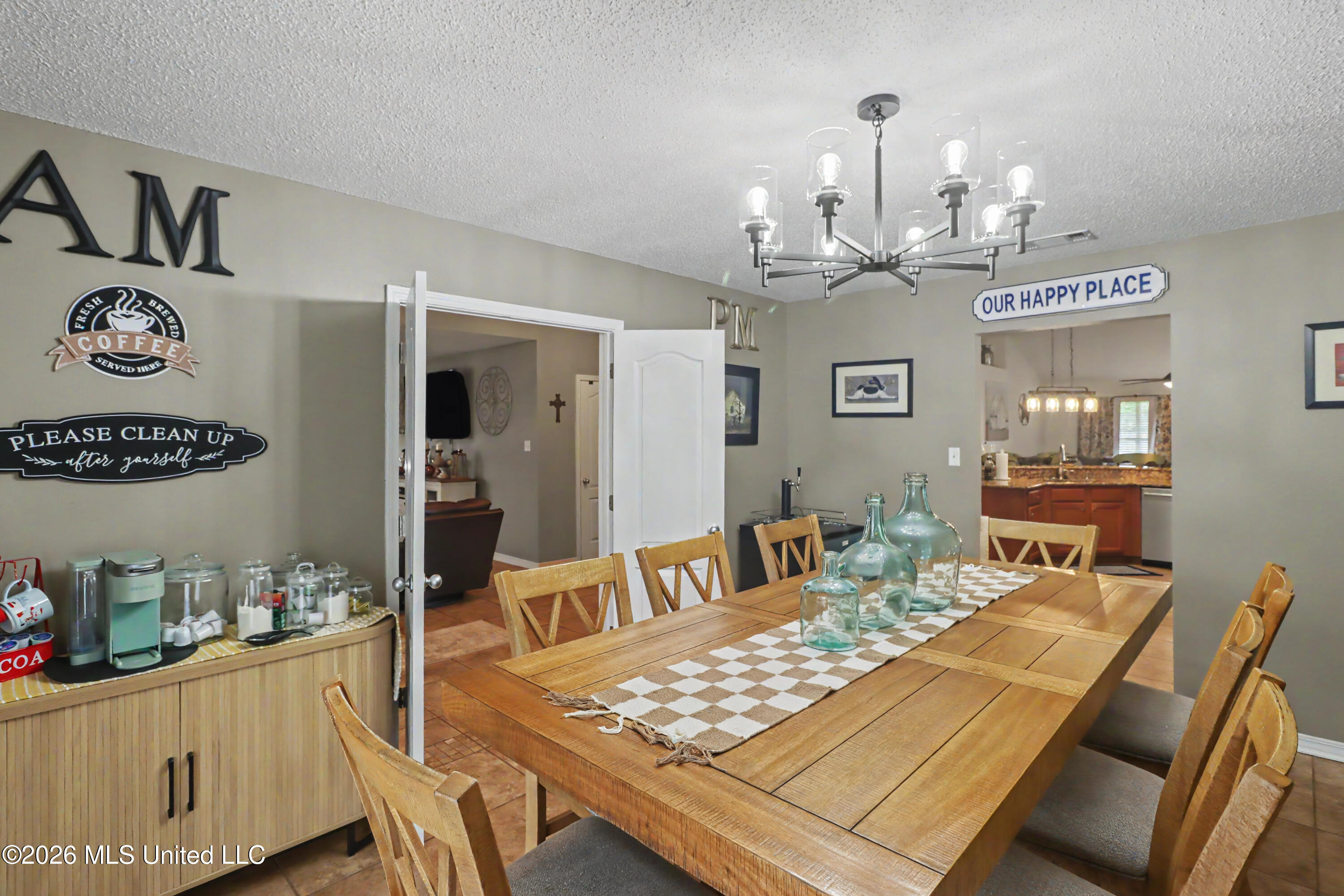10185 Lake Forest Drive Property Photo 7