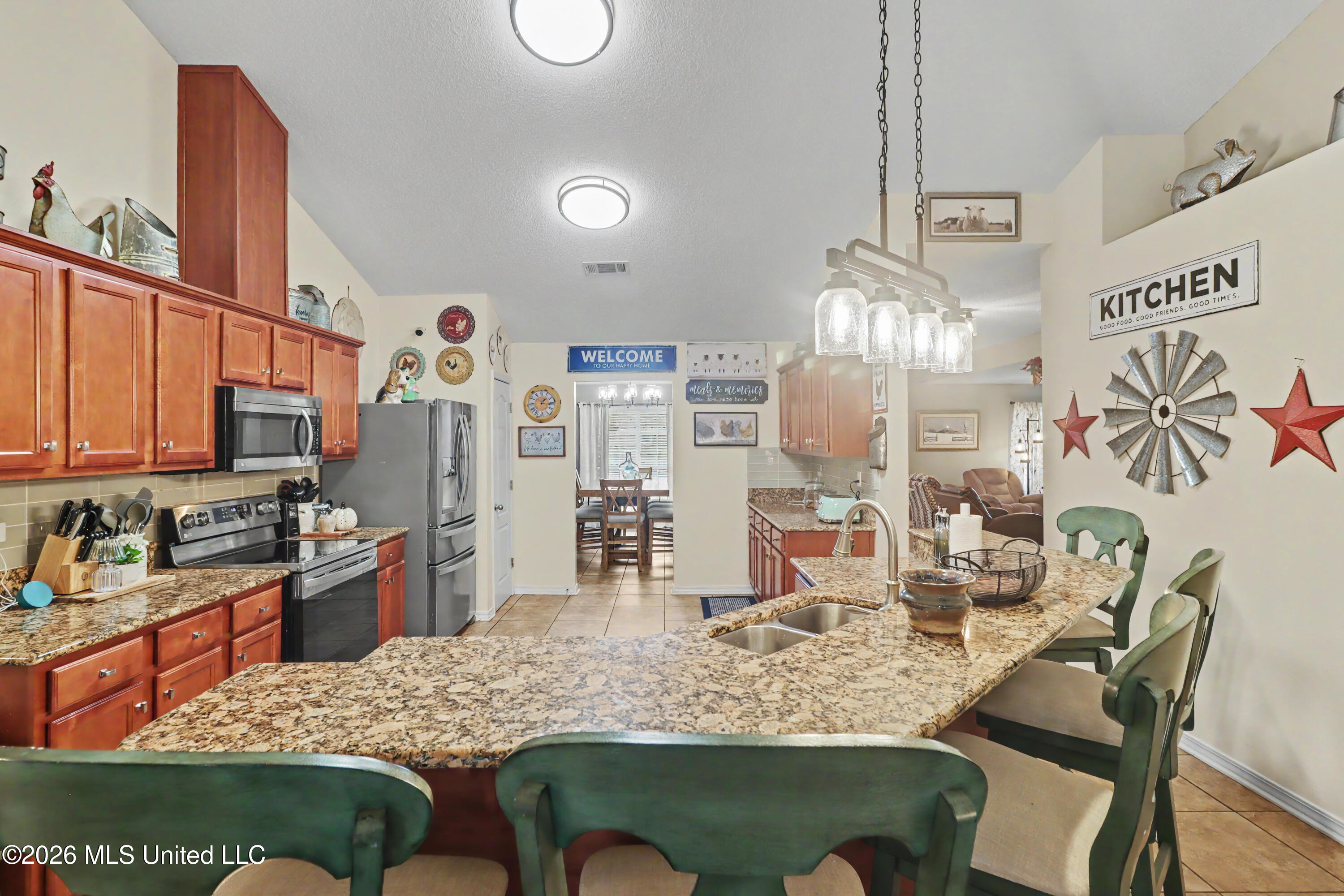 10185 Lake Forest Drive Property Photo 11