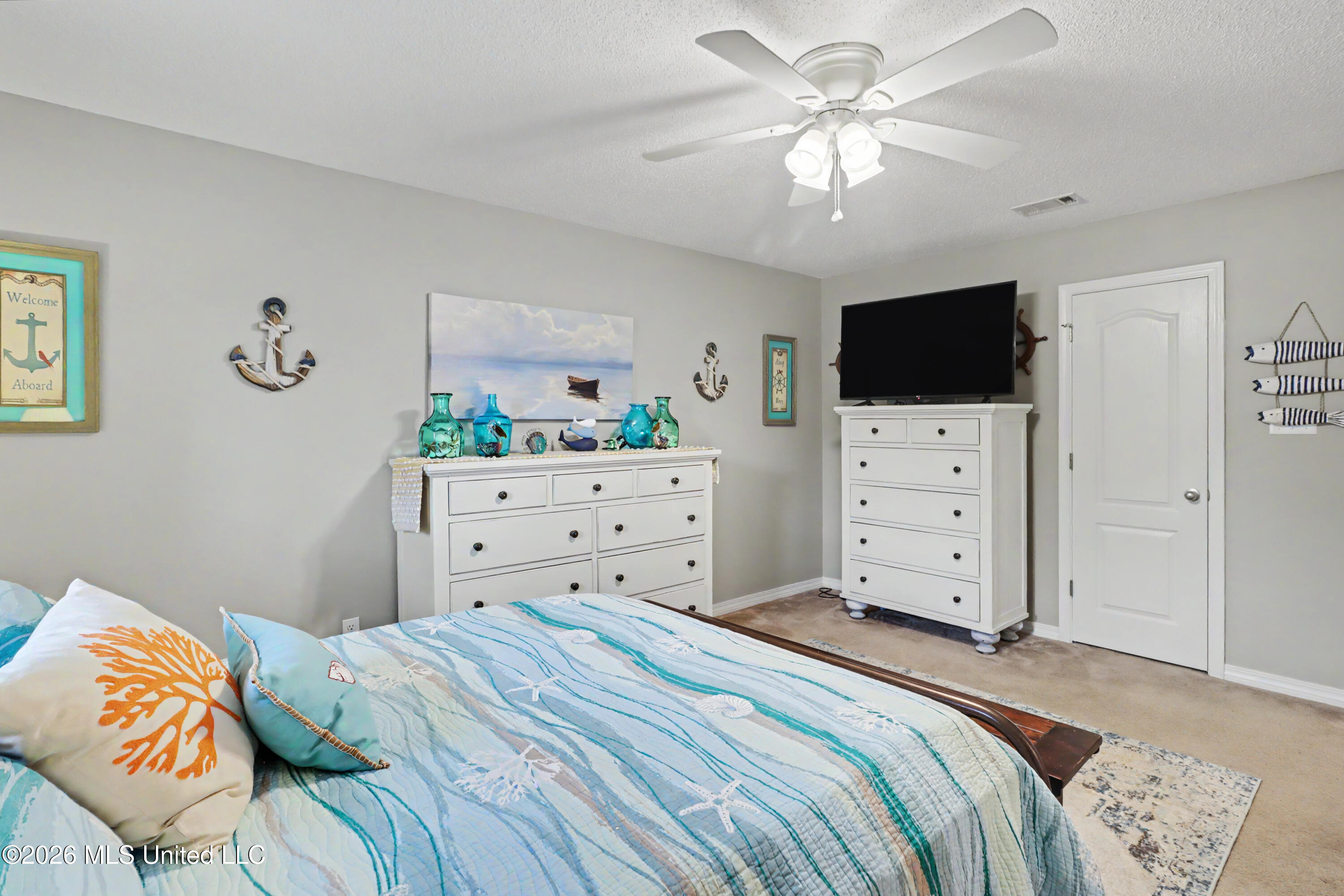 10185 Lake Forest Drive Property Photo 14