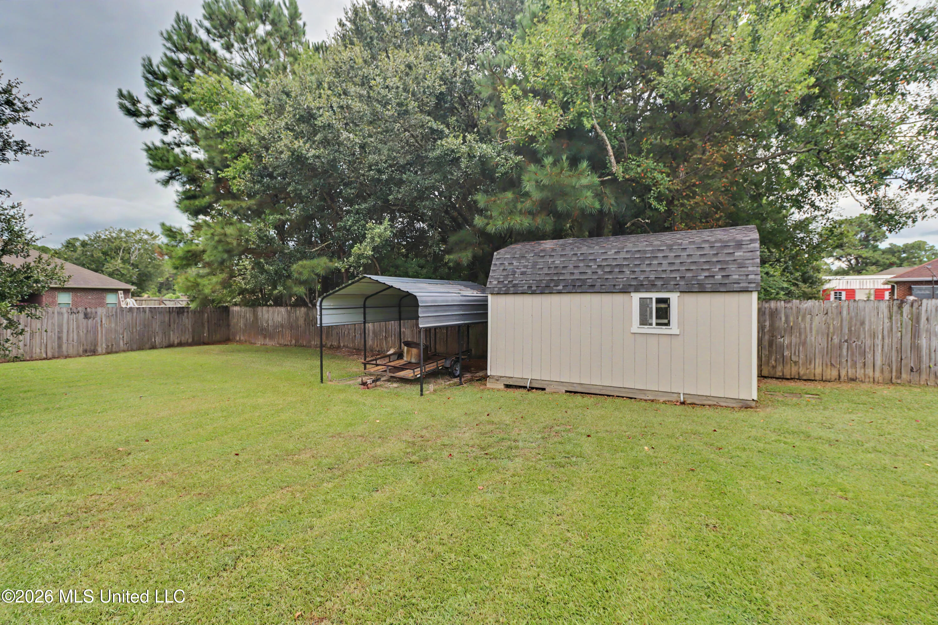 10185 Lake Forest Drive Property Photo 29