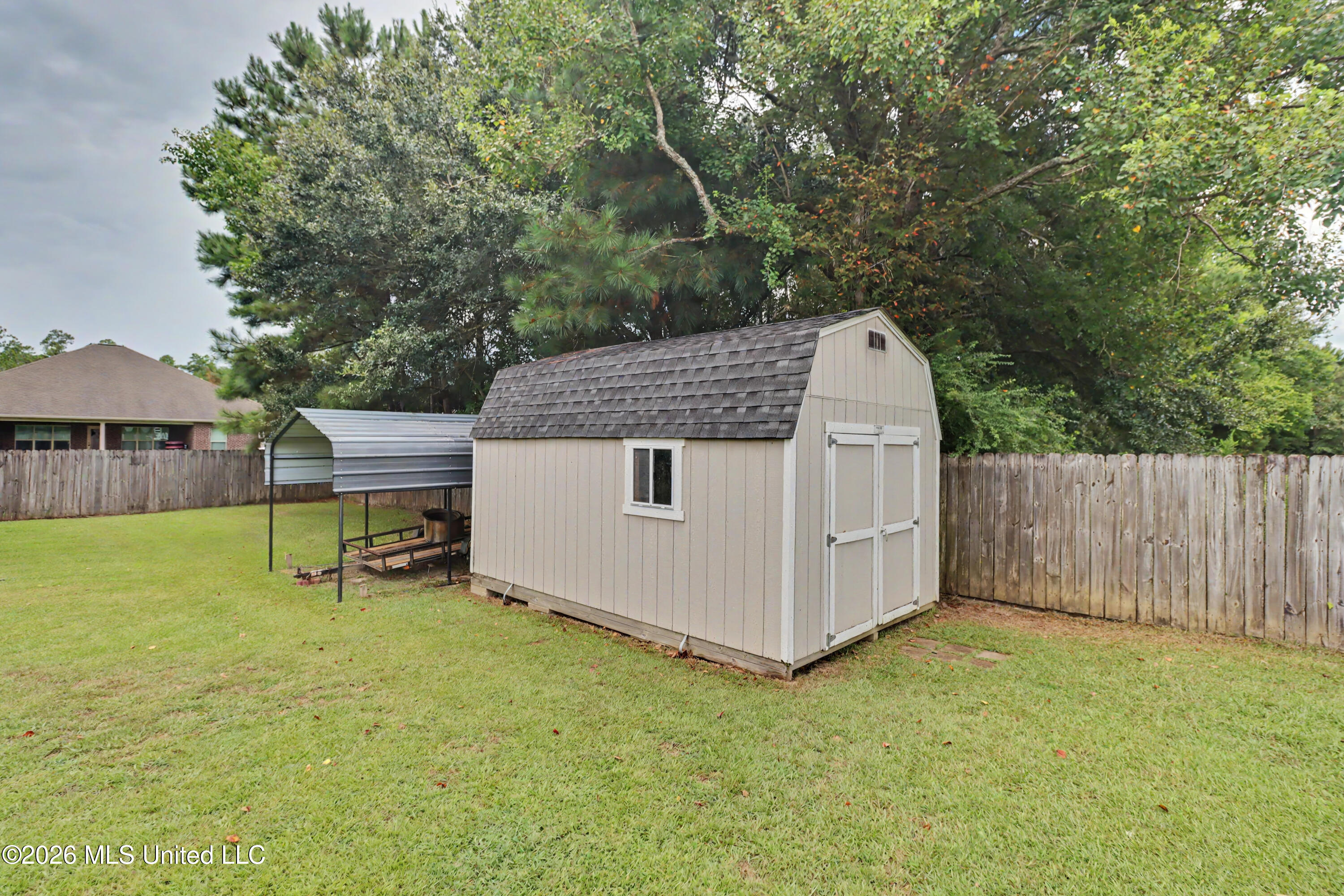 10185 Lake Forest Drive Property Photo 30