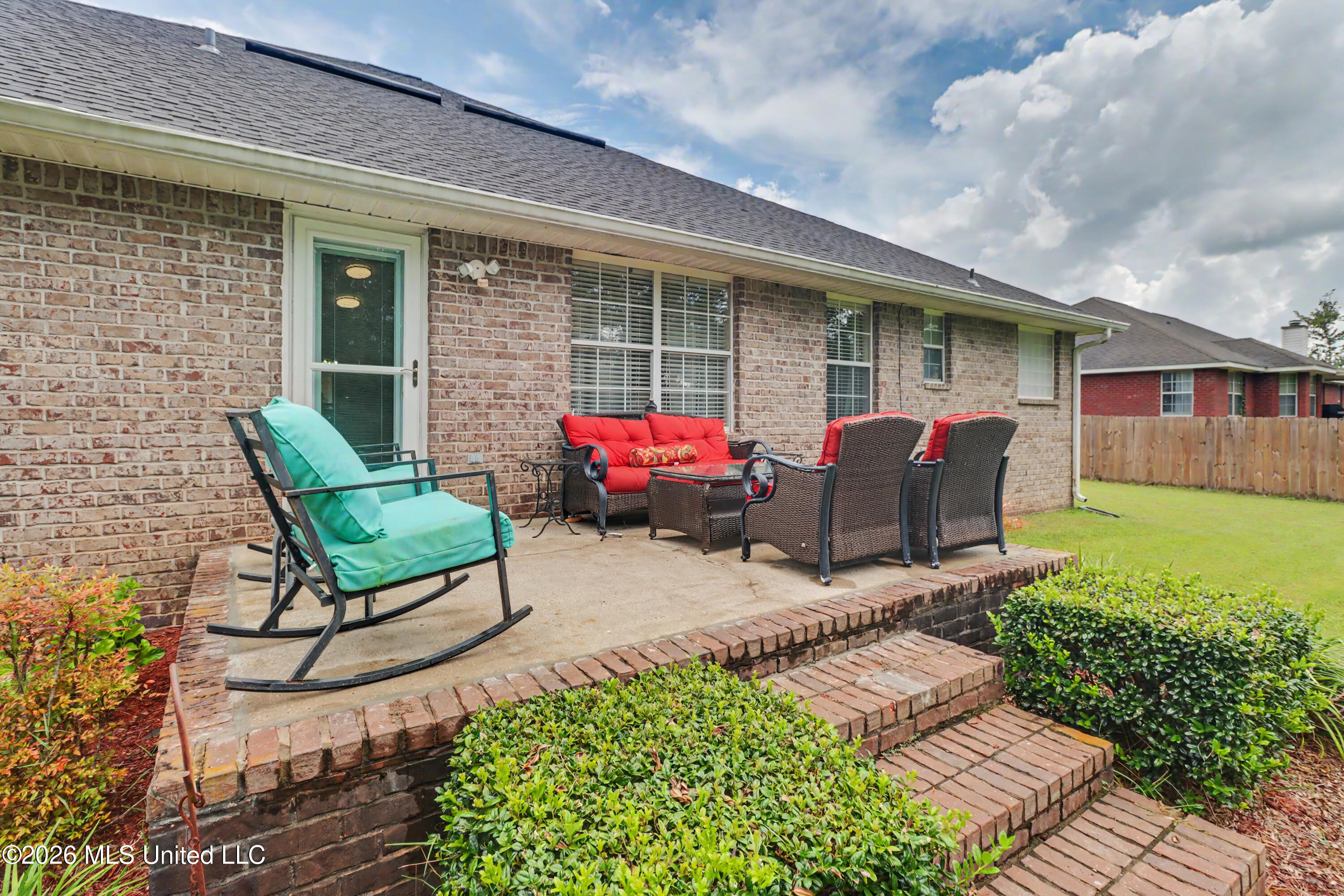 10185 Lake Forest Drive Property Photo 32