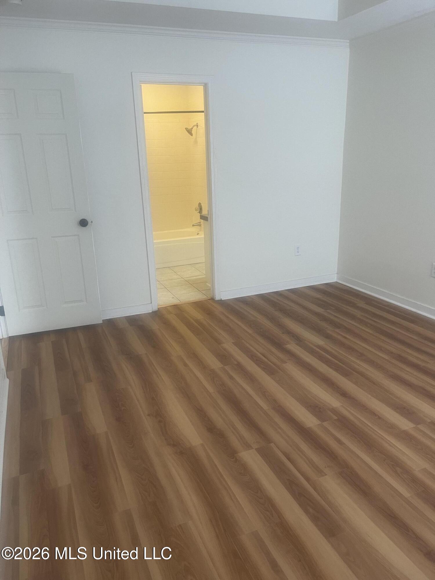 208 Foxwood Cove Property Photo 5