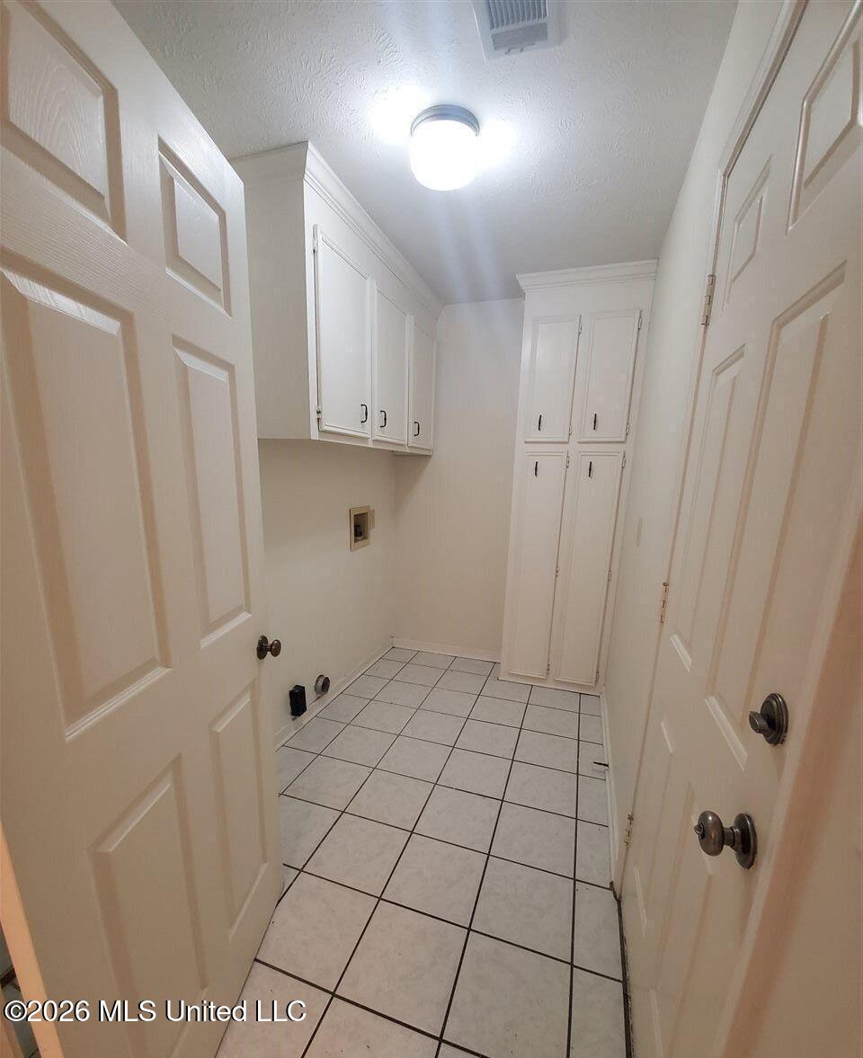 208 Foxwood Cove Property Photo 11
