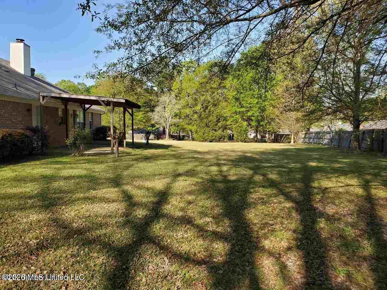 208 Foxwood Cove Property Photo 13