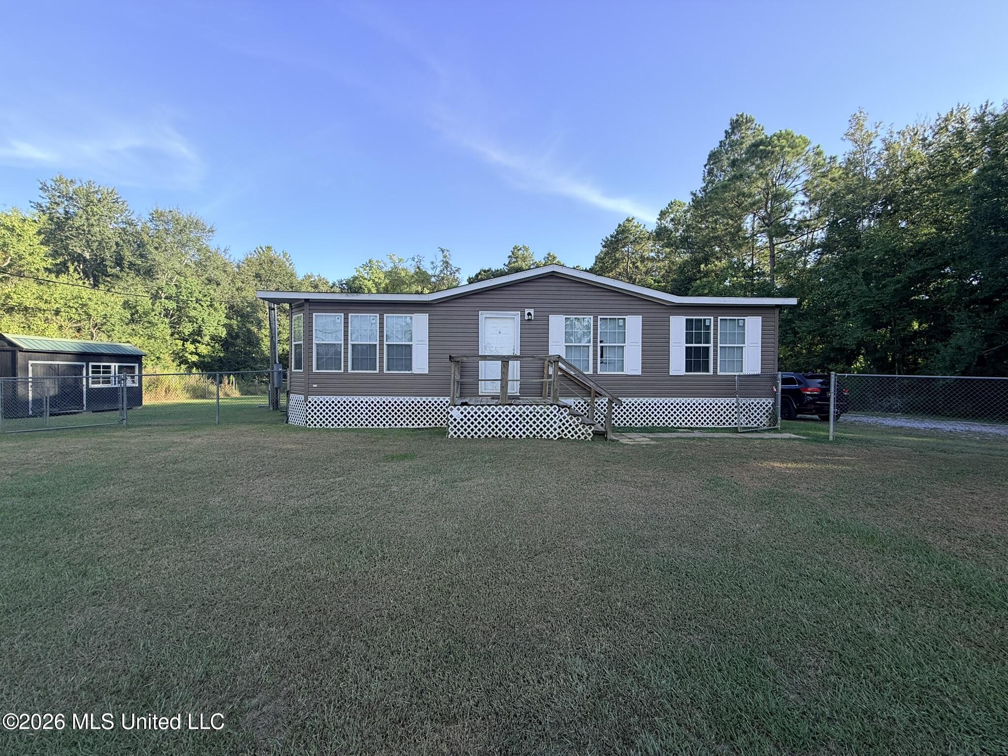 13721 Pine Avenue Property Photo 1