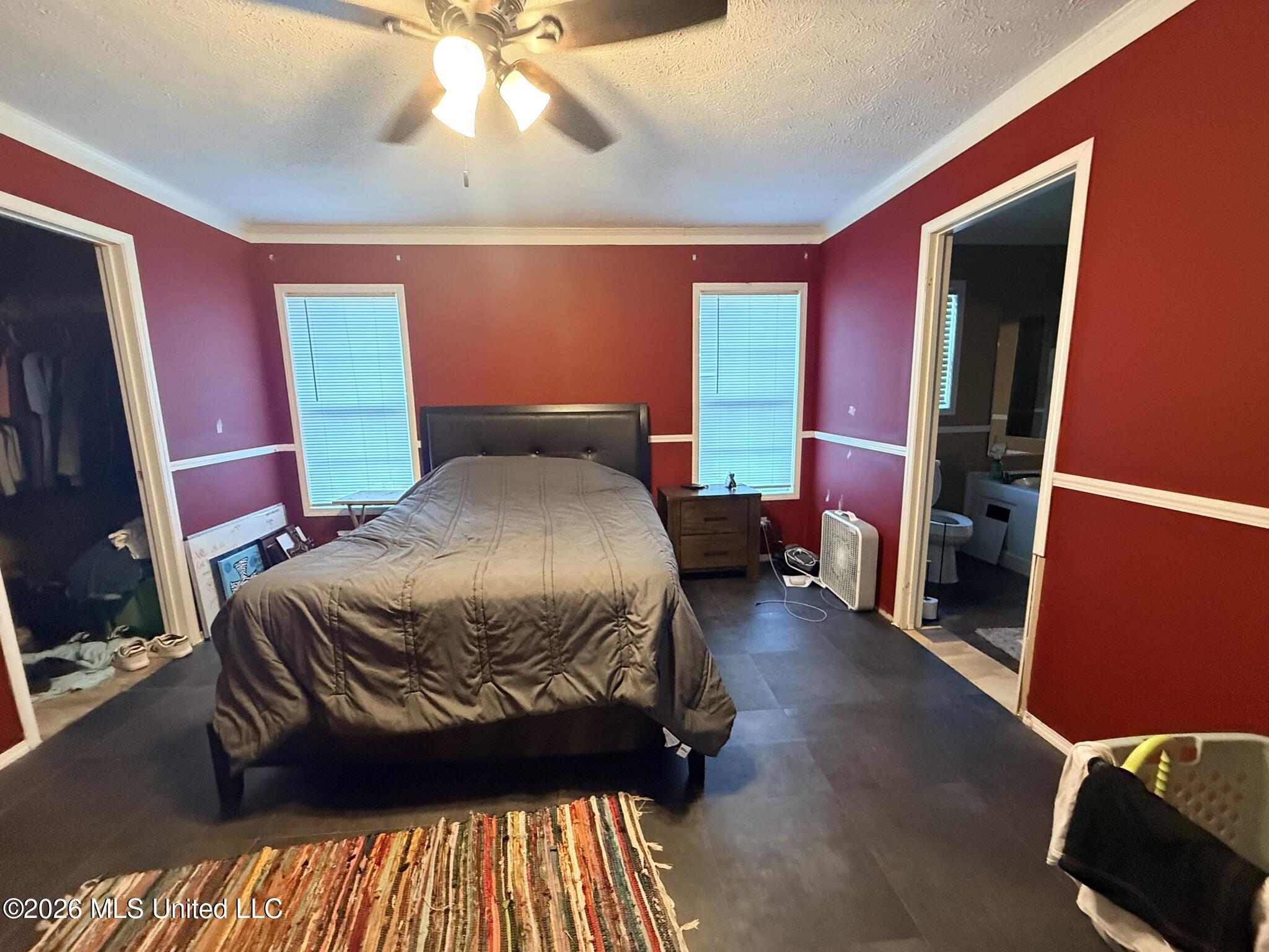 13721 Pine Avenue Property Photo 7