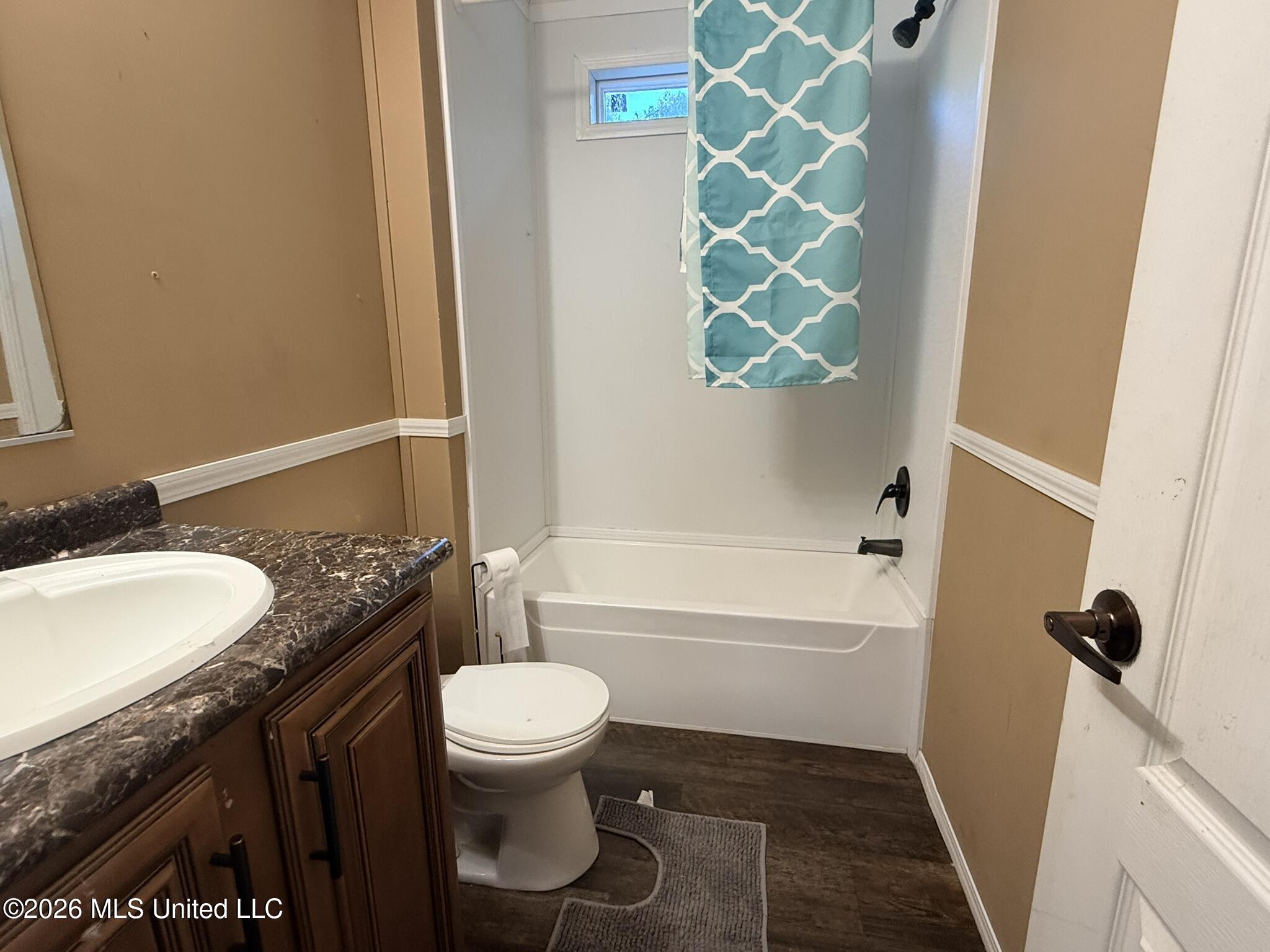 13721 Pine Avenue Property Photo 12