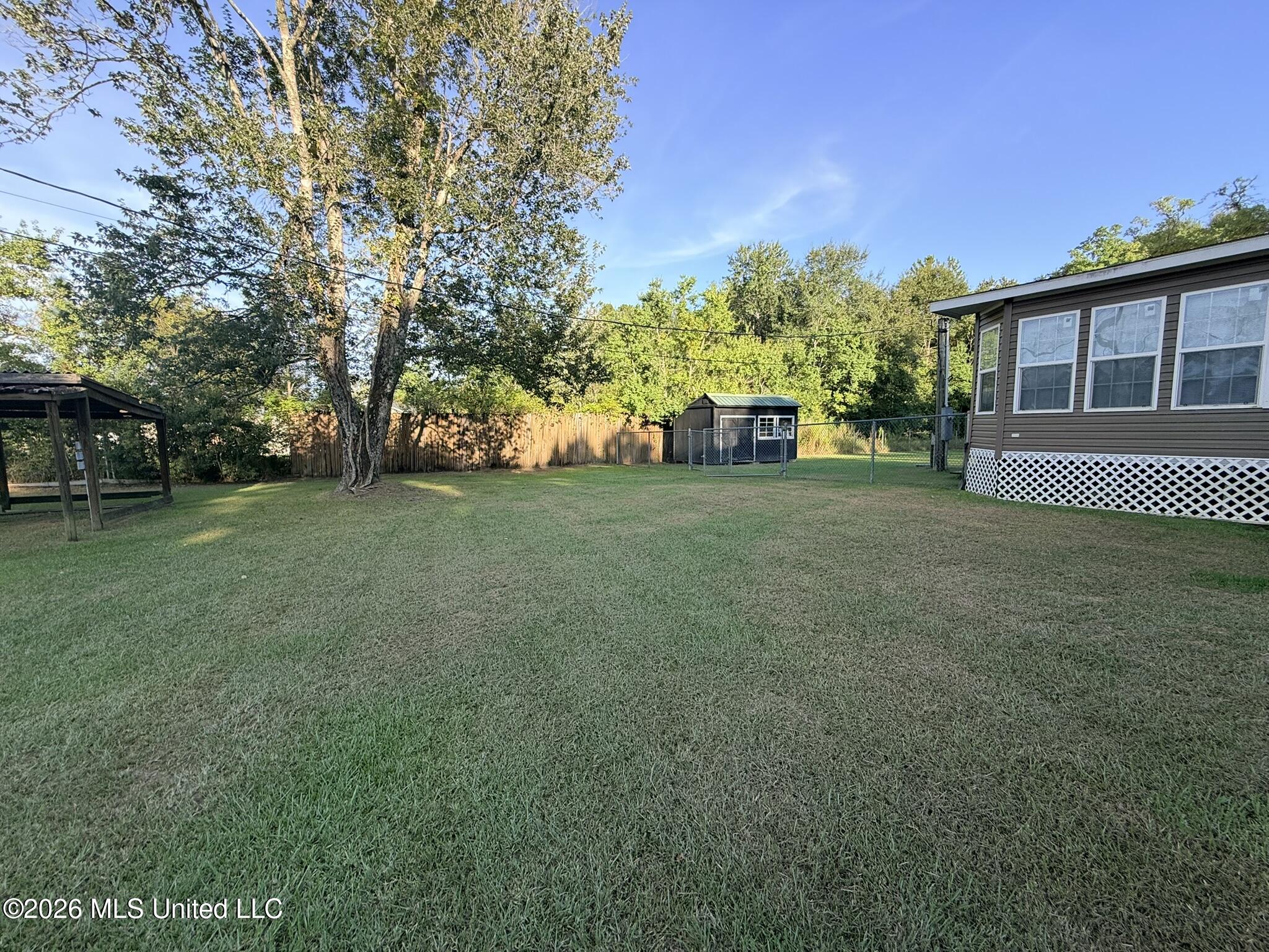 13721 Pine Avenue Property Photo 15