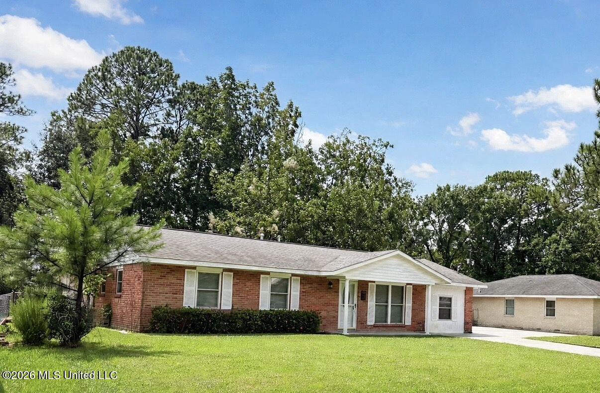 15909 Belmont Drive Property Photo 2