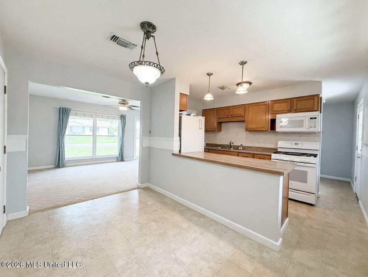 15909 Belmont Drive Property Photo 24
