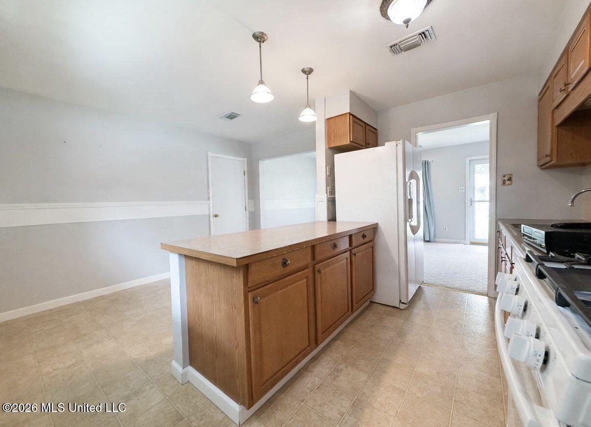 15909 Belmont Drive Property Photo 25