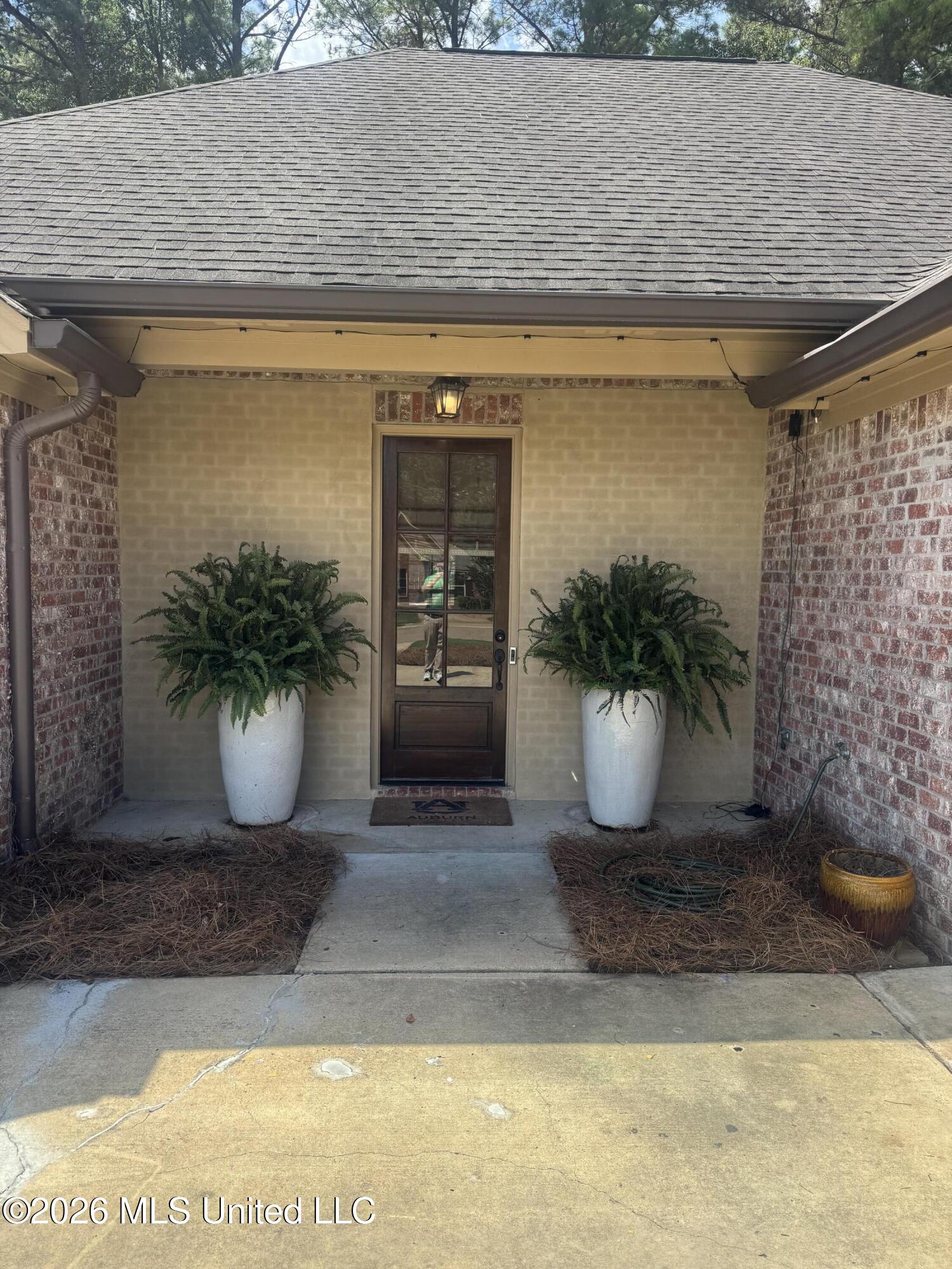 105 Kings Crossing Property Photo 4