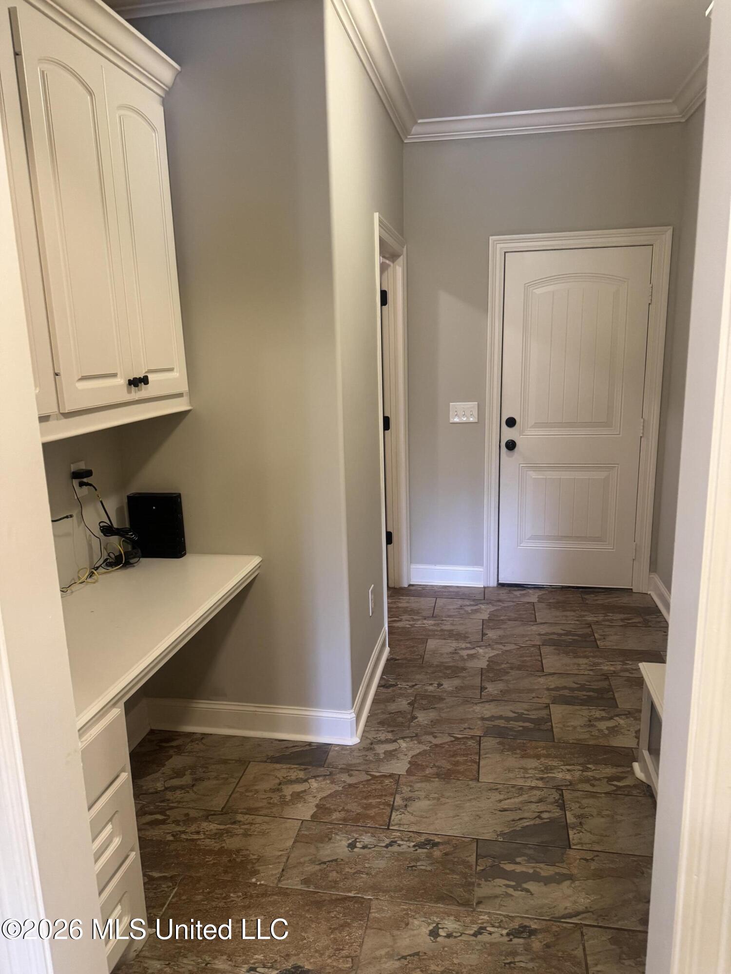105 Kings Crossing Property Photo 11