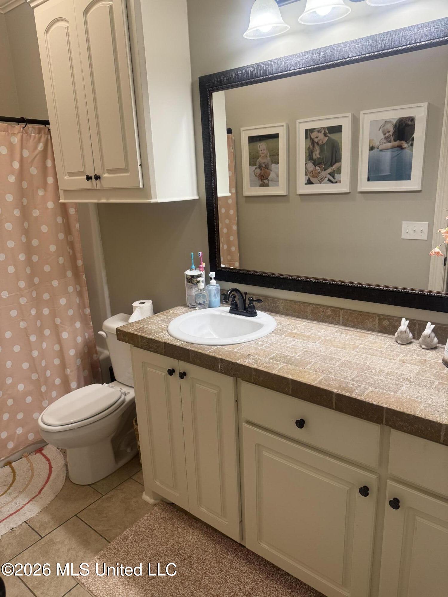 105 Kings Crossing Property Photo 17