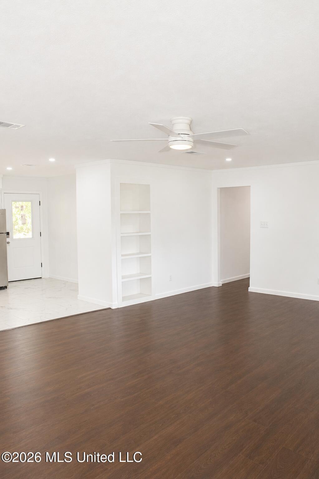 1034 Oak Tree Lane Property Photo 11