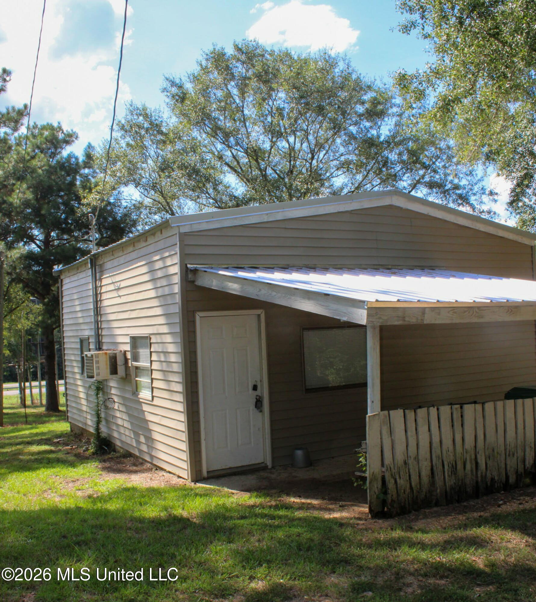 1034 Oak Tree Lane Property Photo 21