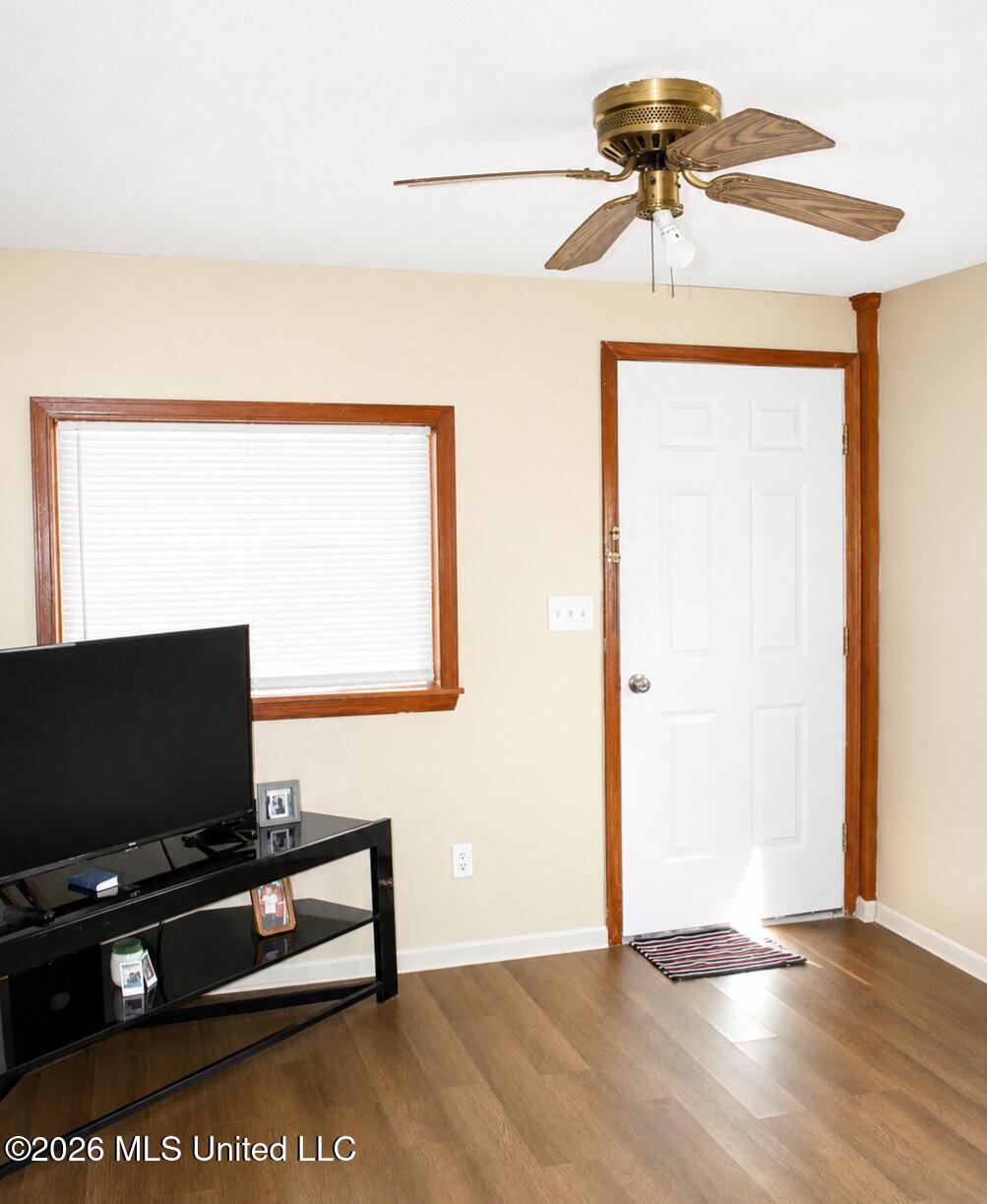 1034 Oak Tree Lane Property Photo 22