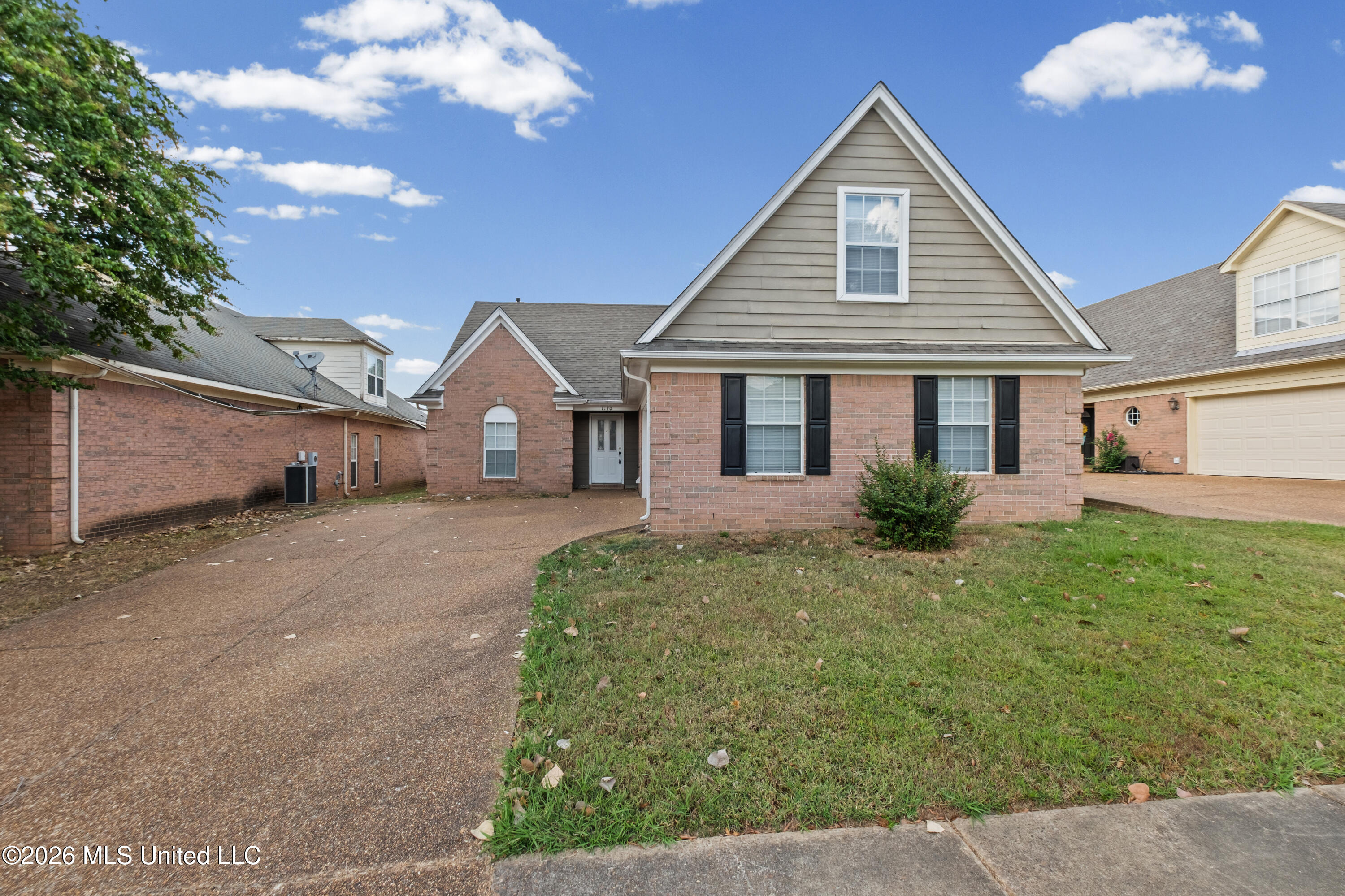 1130 Warwick Place Property Photo 1