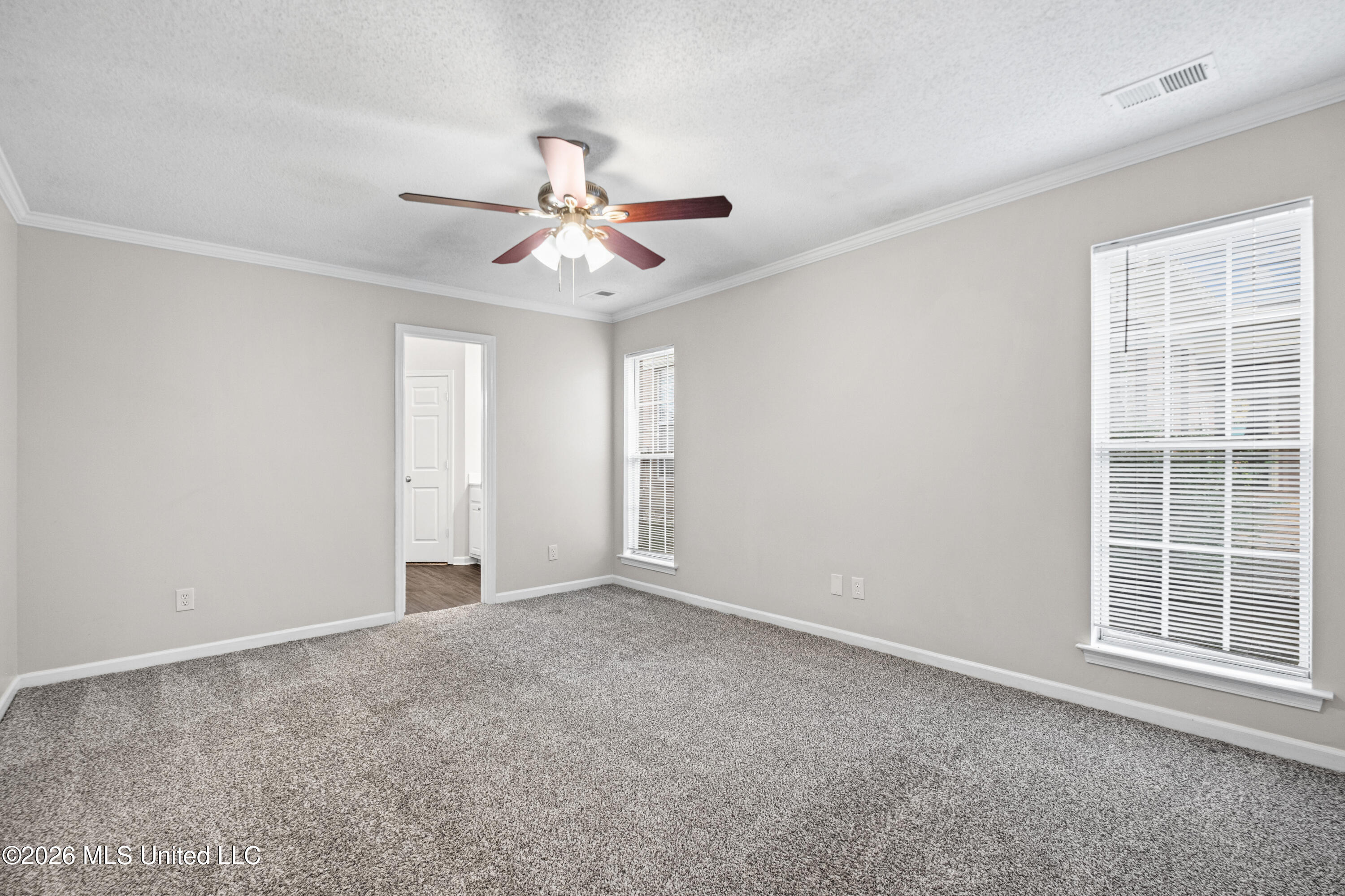 1130 Warwick Place Property Photo 8