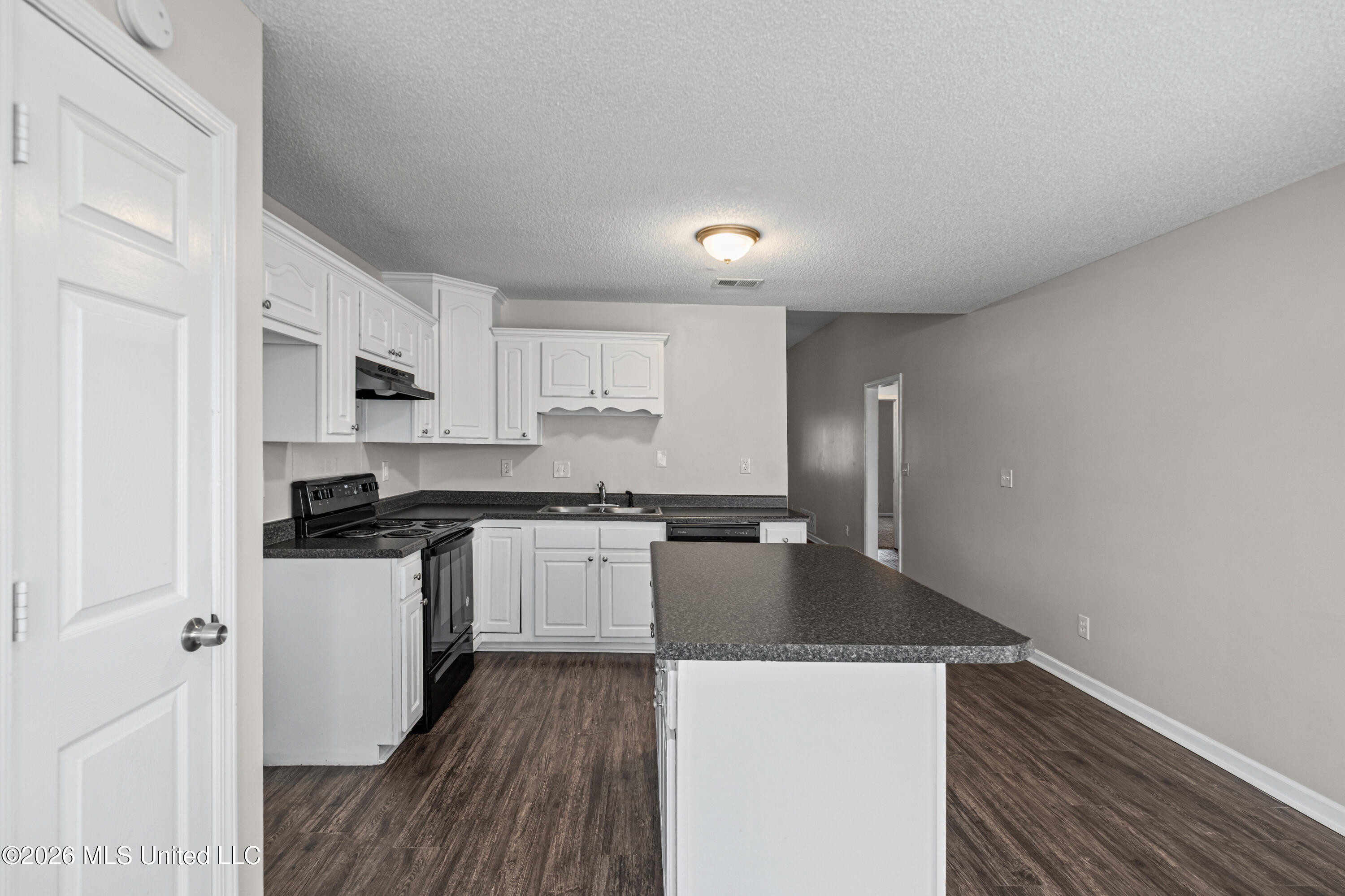 1130 Warwick Place Property Photo 17
