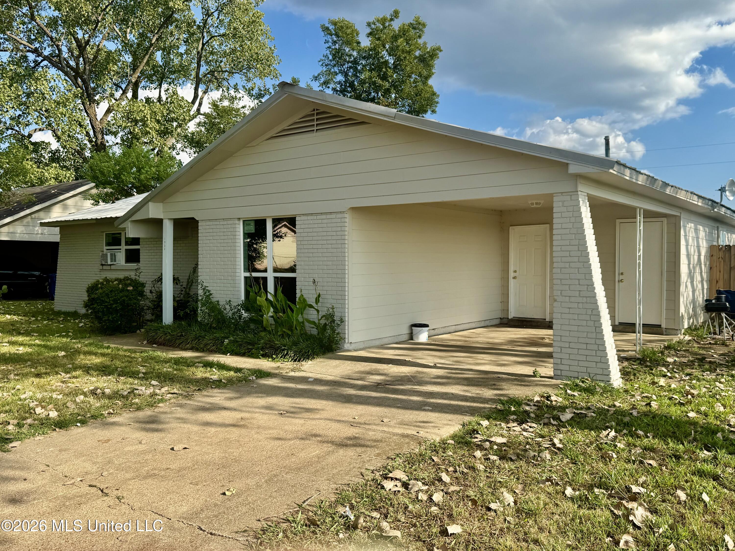 1332 Brentwood Cove Property Photo 3