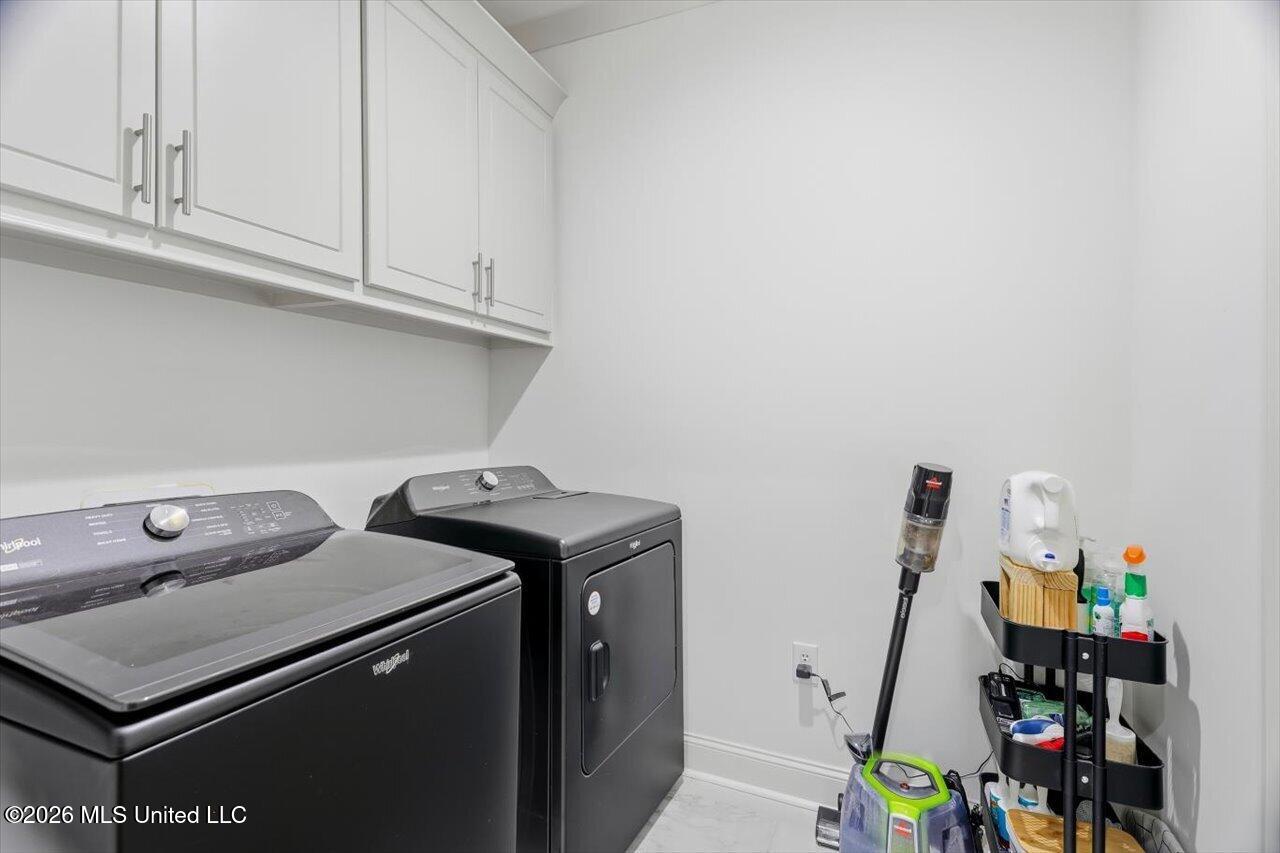 101 Lakecrest Drive Property Photo 24