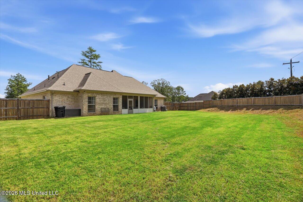 101 Lakecrest Drive Property Photo 31