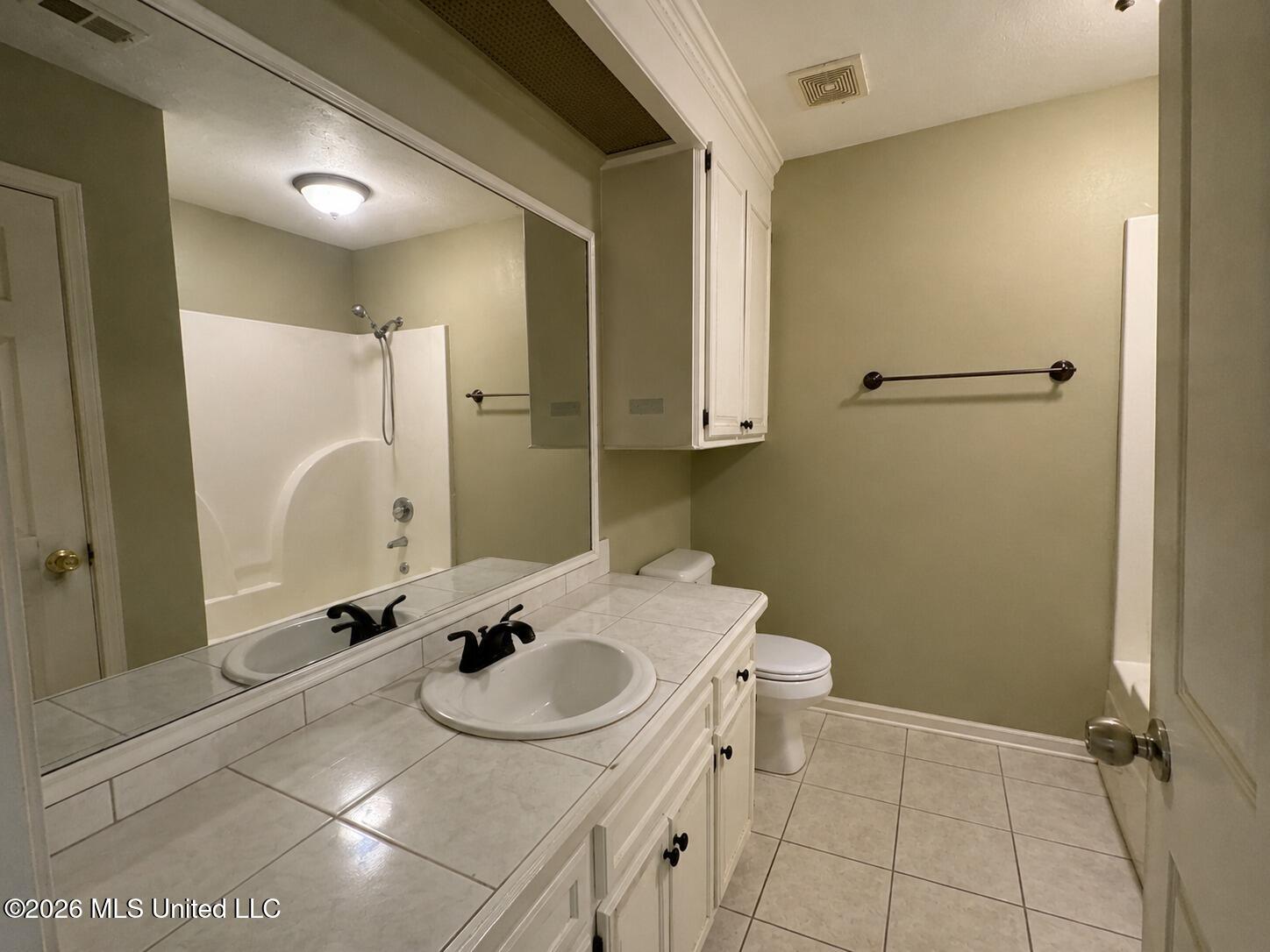 505 Fairview Cove Property Photo 6