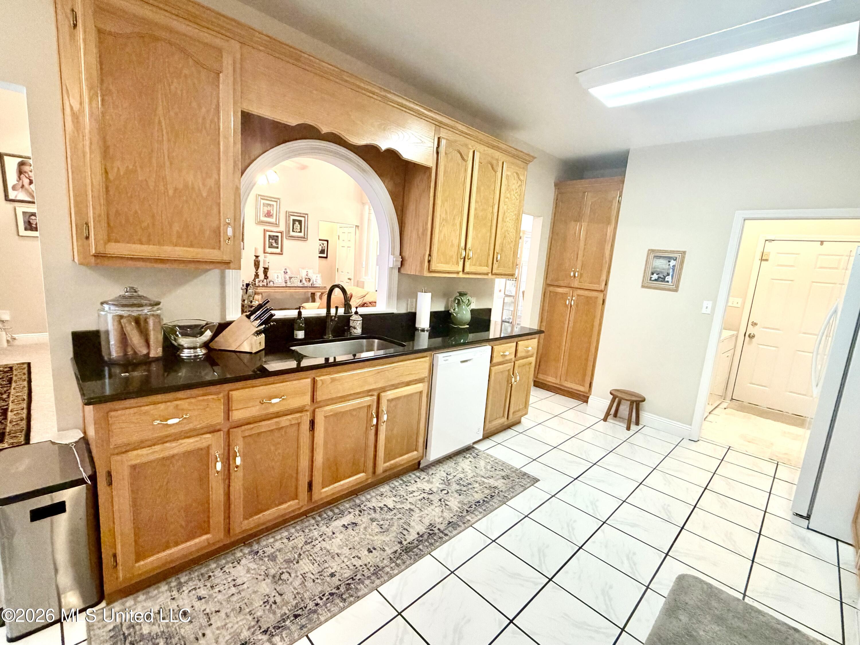 2021 Parkview Drive Property Photo 10