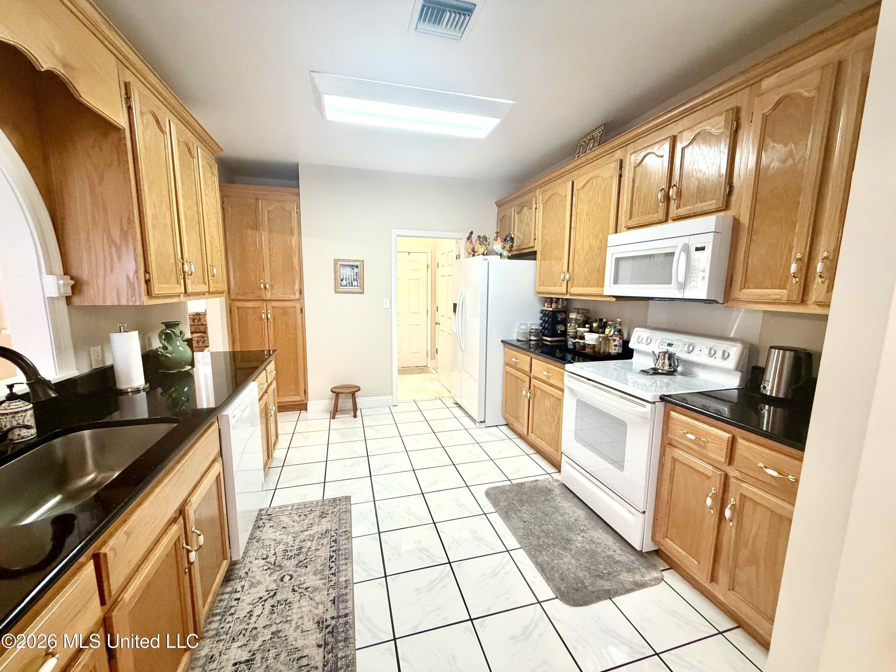 2021 Parkview Drive Property Photo 14