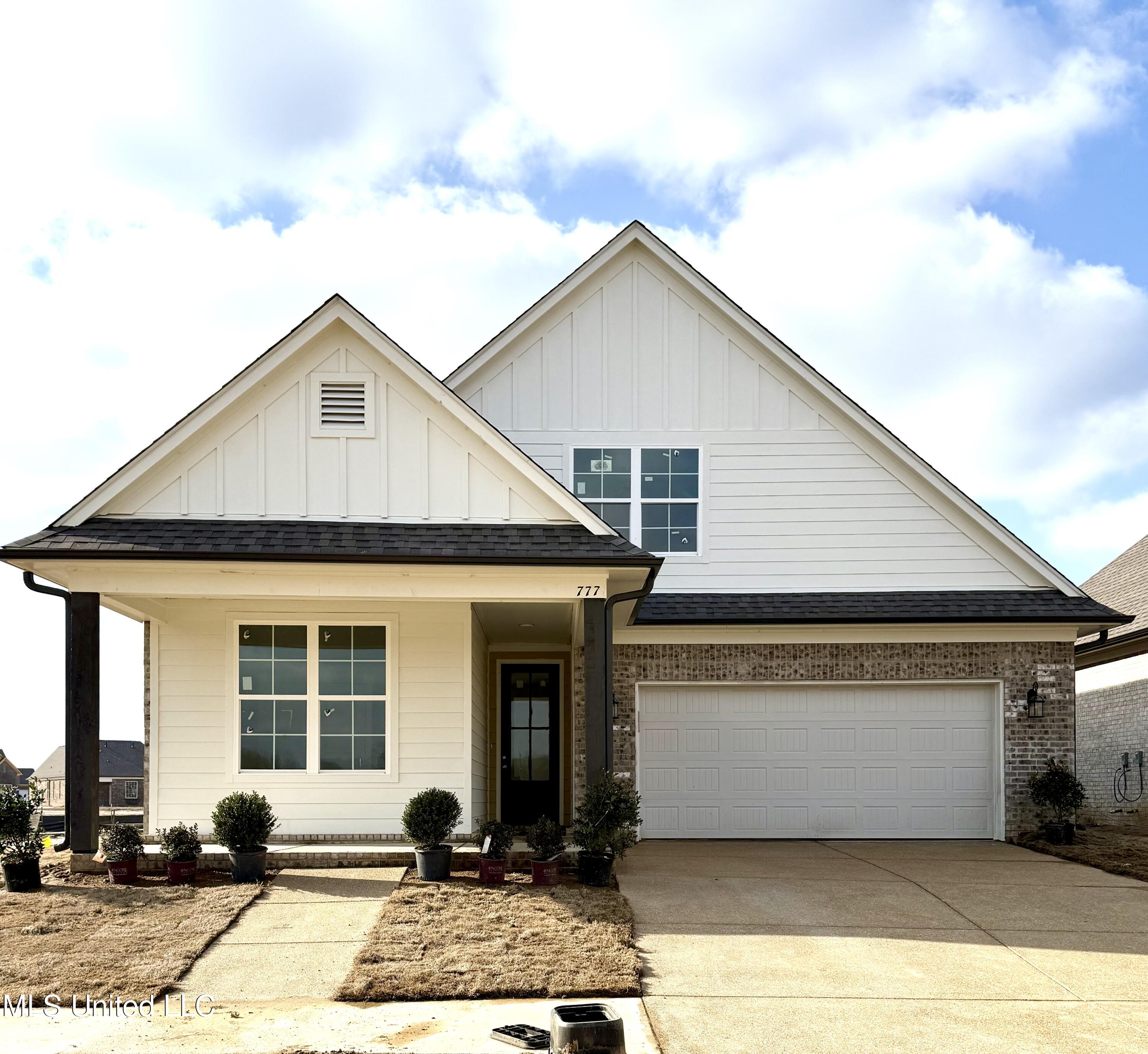 833 W Quitman Court Property Photo 3
