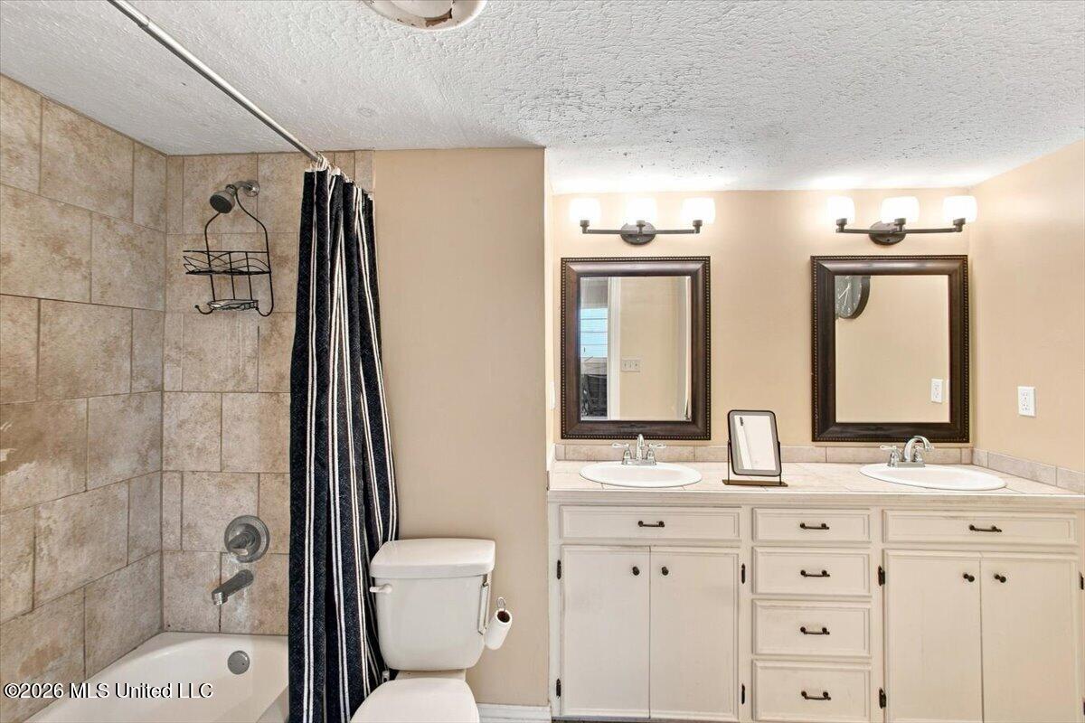 345 Valley Vista Drive Property Photo 17