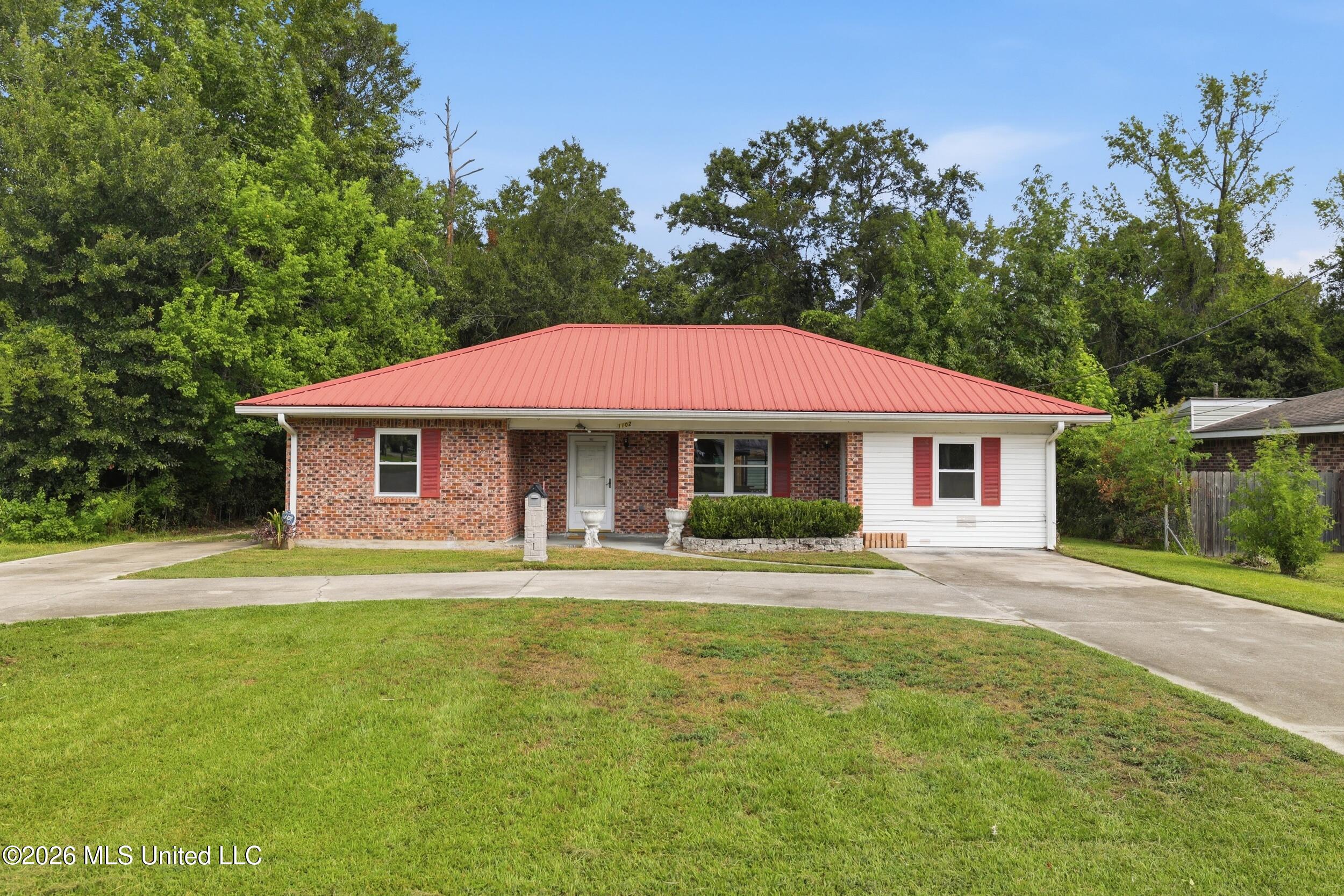1102 Jackson Landing Road Property Photo 2