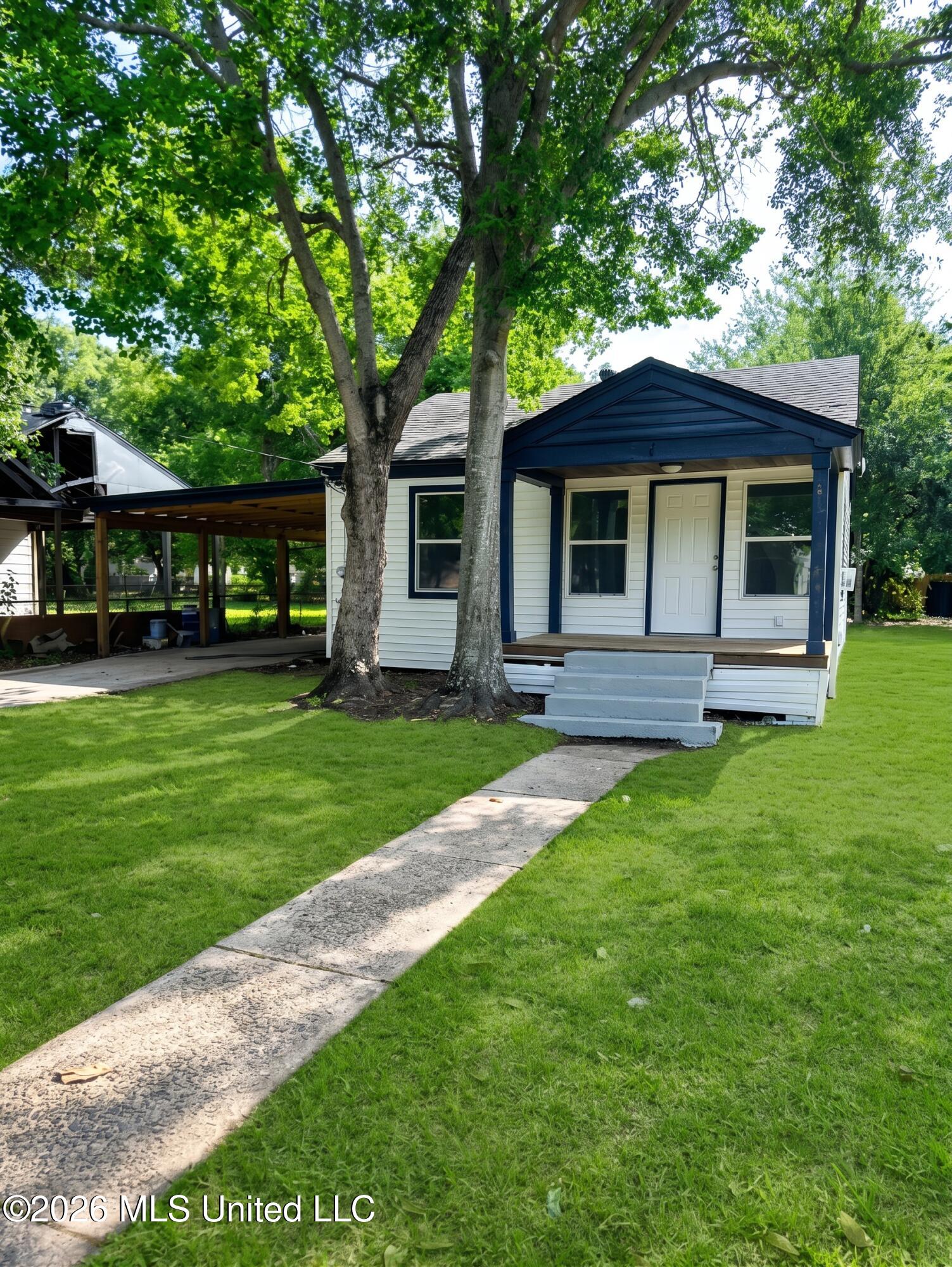2104 8th Street Property Photo 1