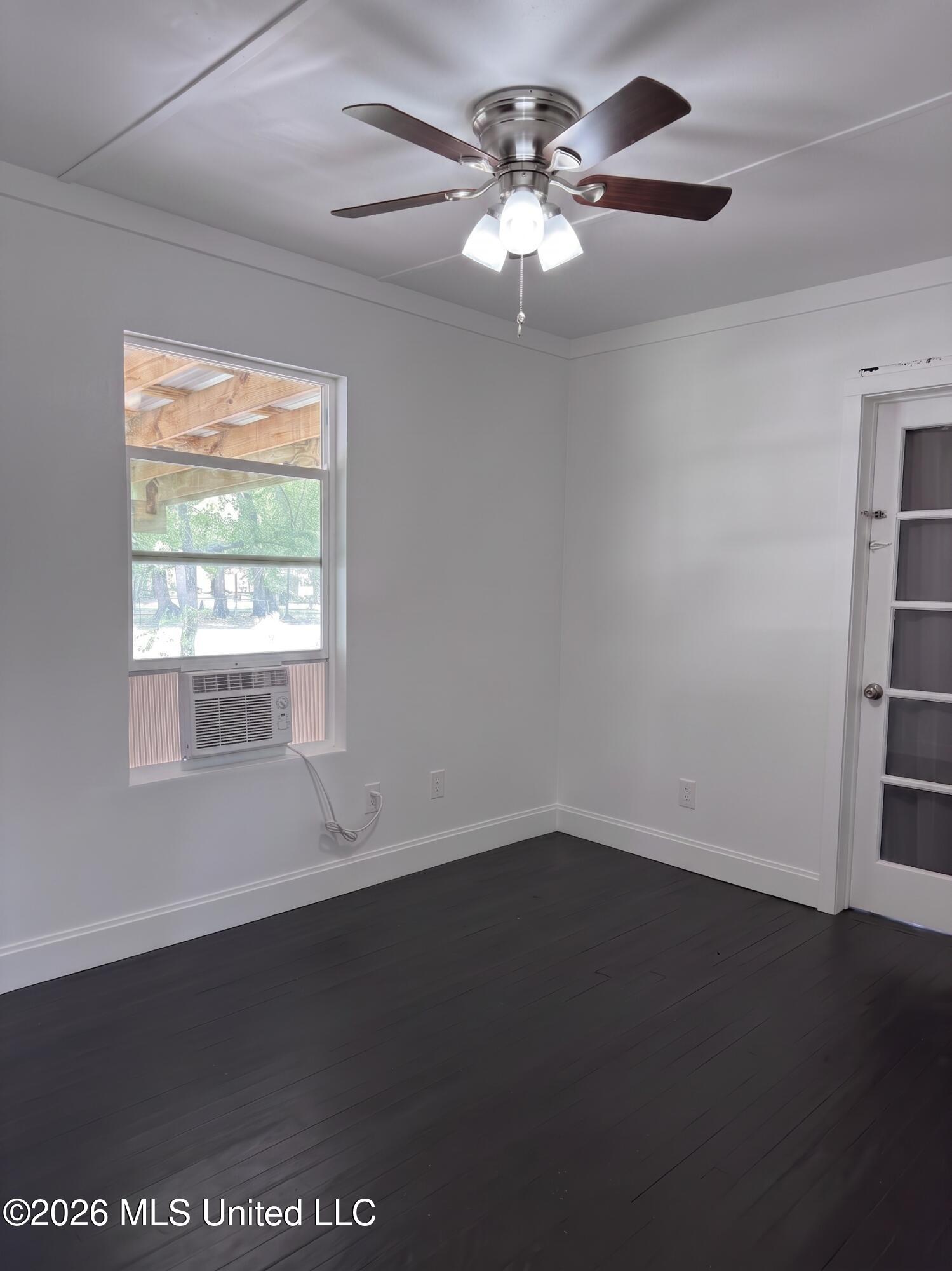 2104 8th Street Property Photo 4