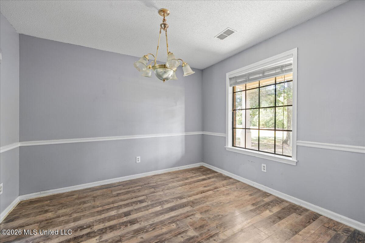 2850 Jaybird Road Property Photo 6