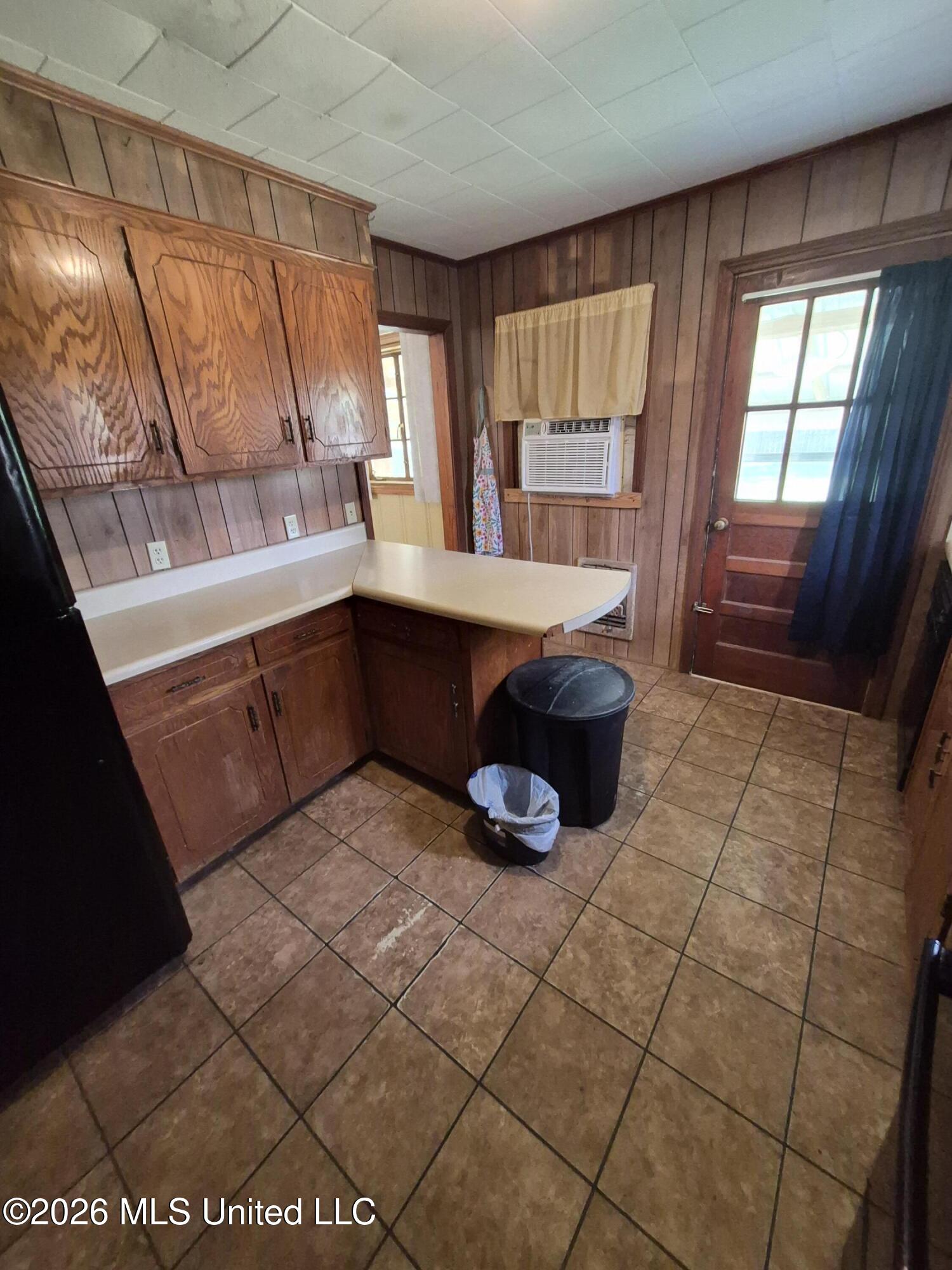 324 Lewis Street Property Photo 13