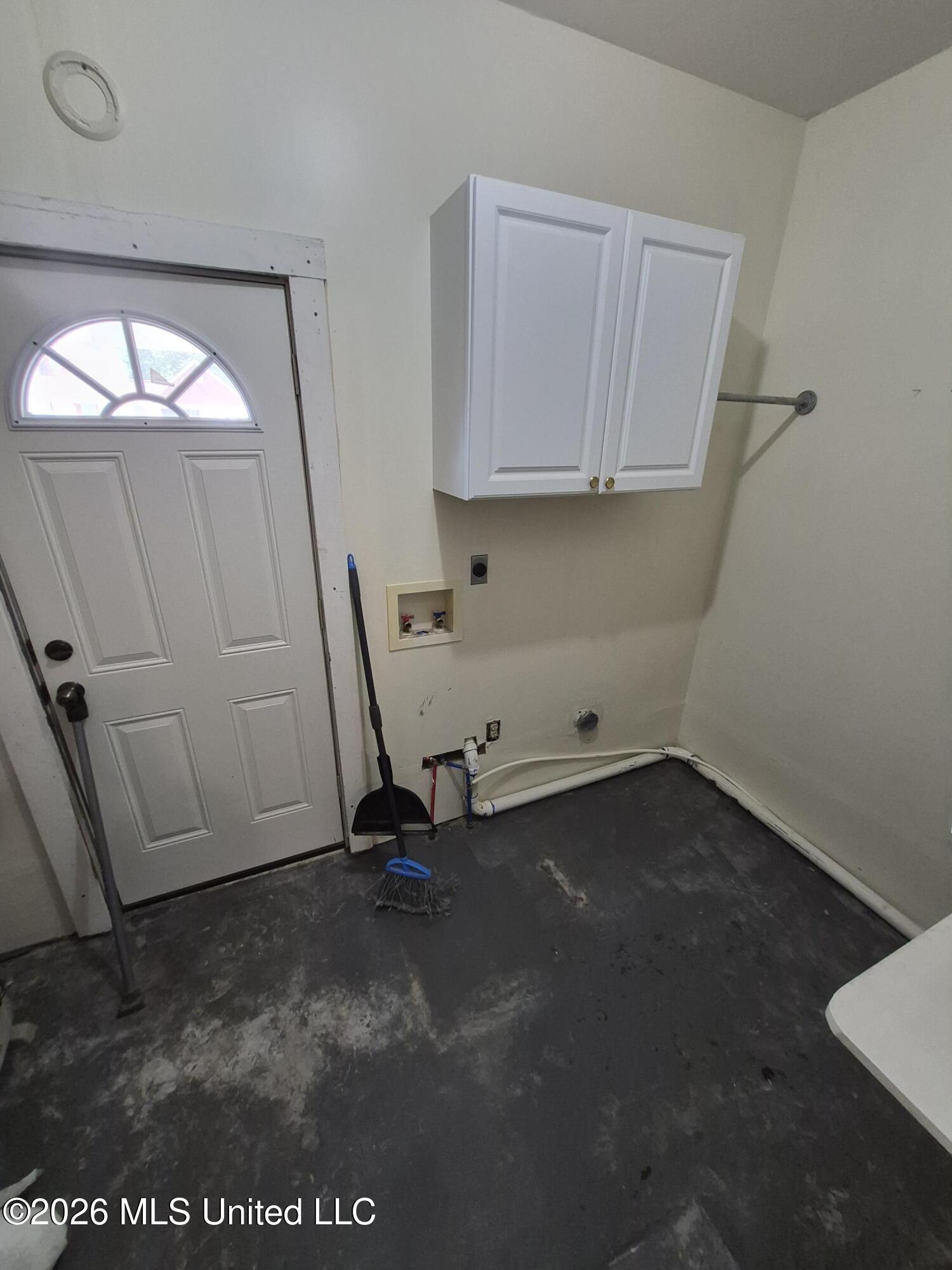 324 Lewis Street Property Photo 18