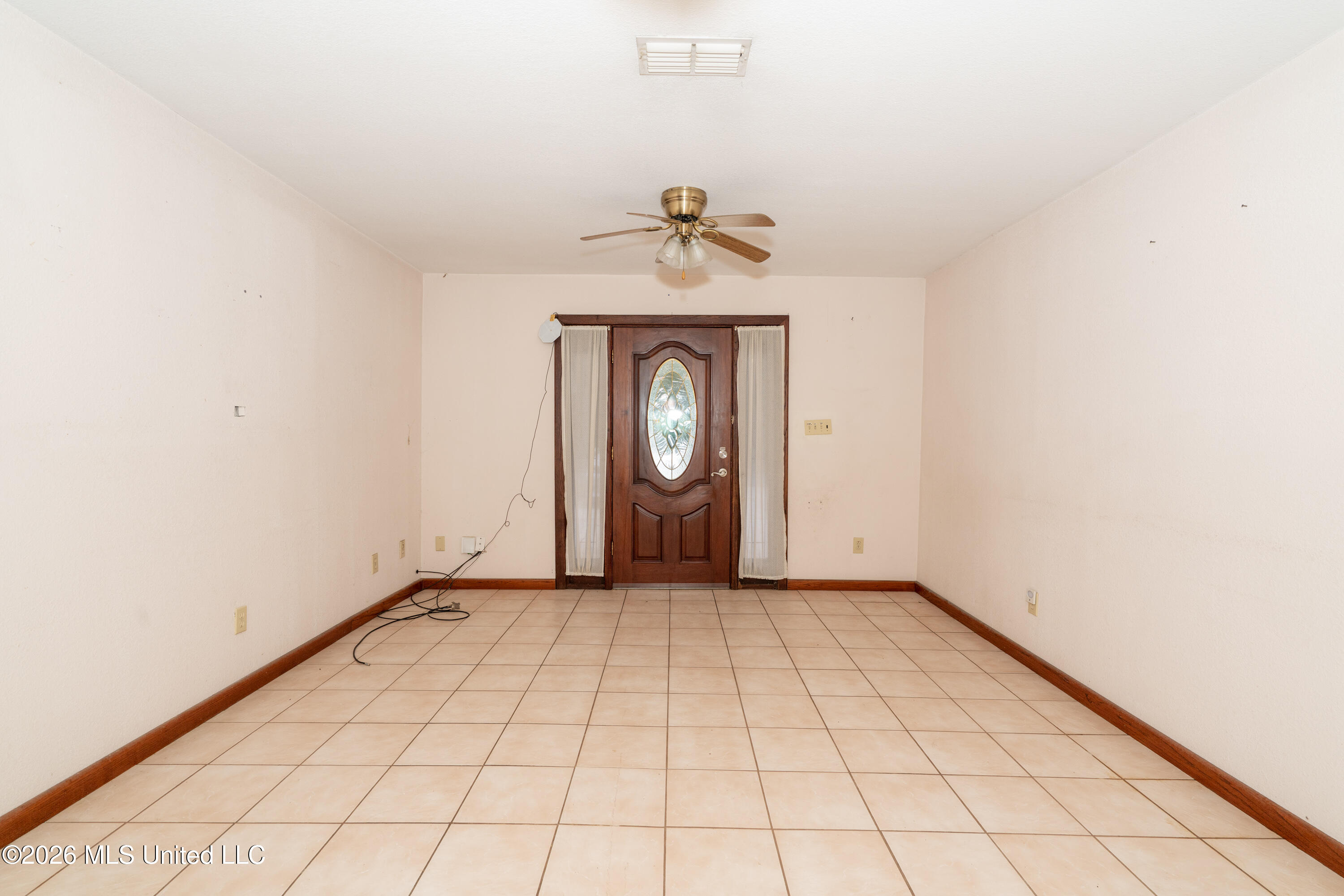 215 Mccaughan Avenue Property Photo 5