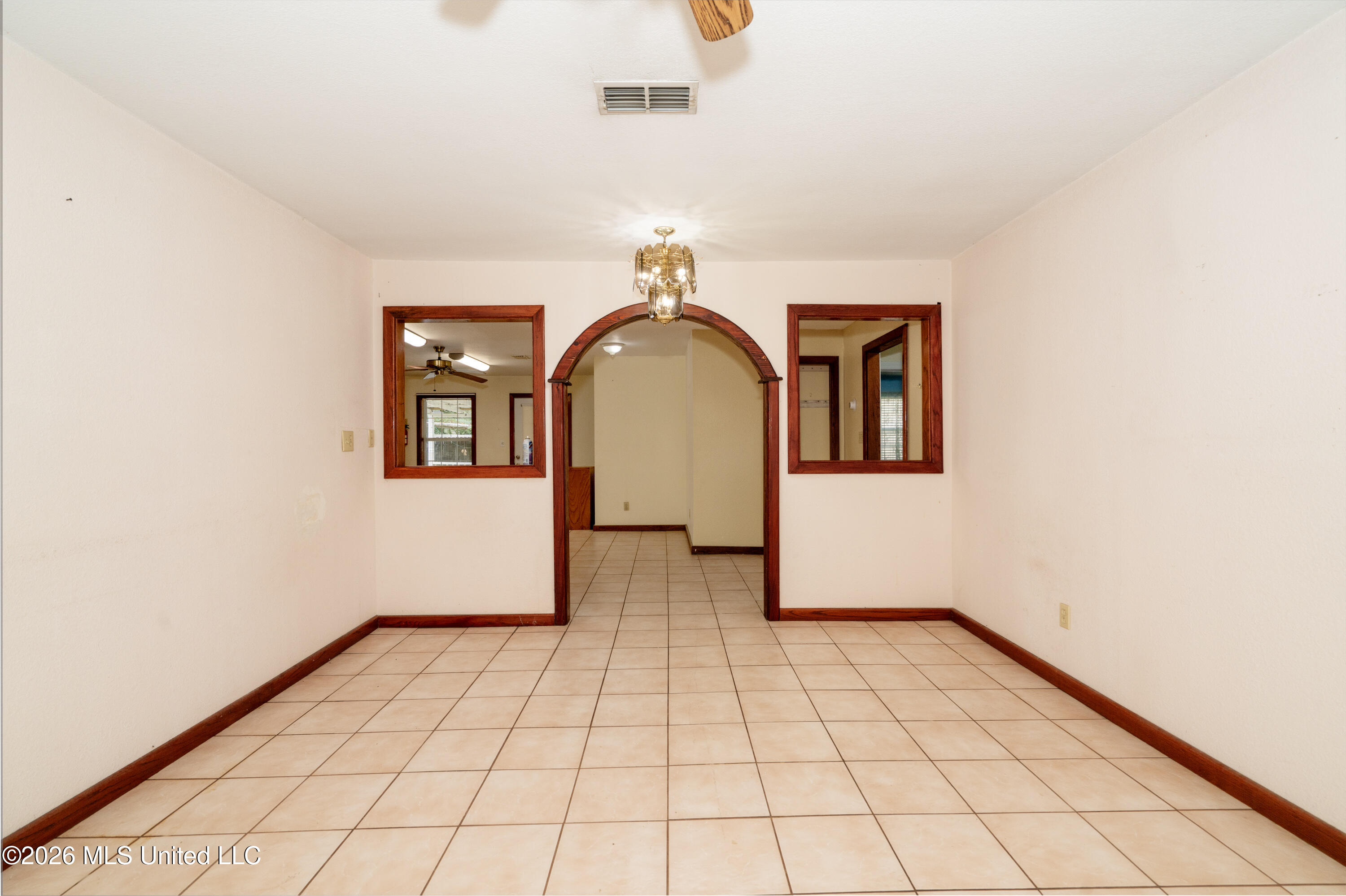 215 Mccaughan Avenue Property Photo 6