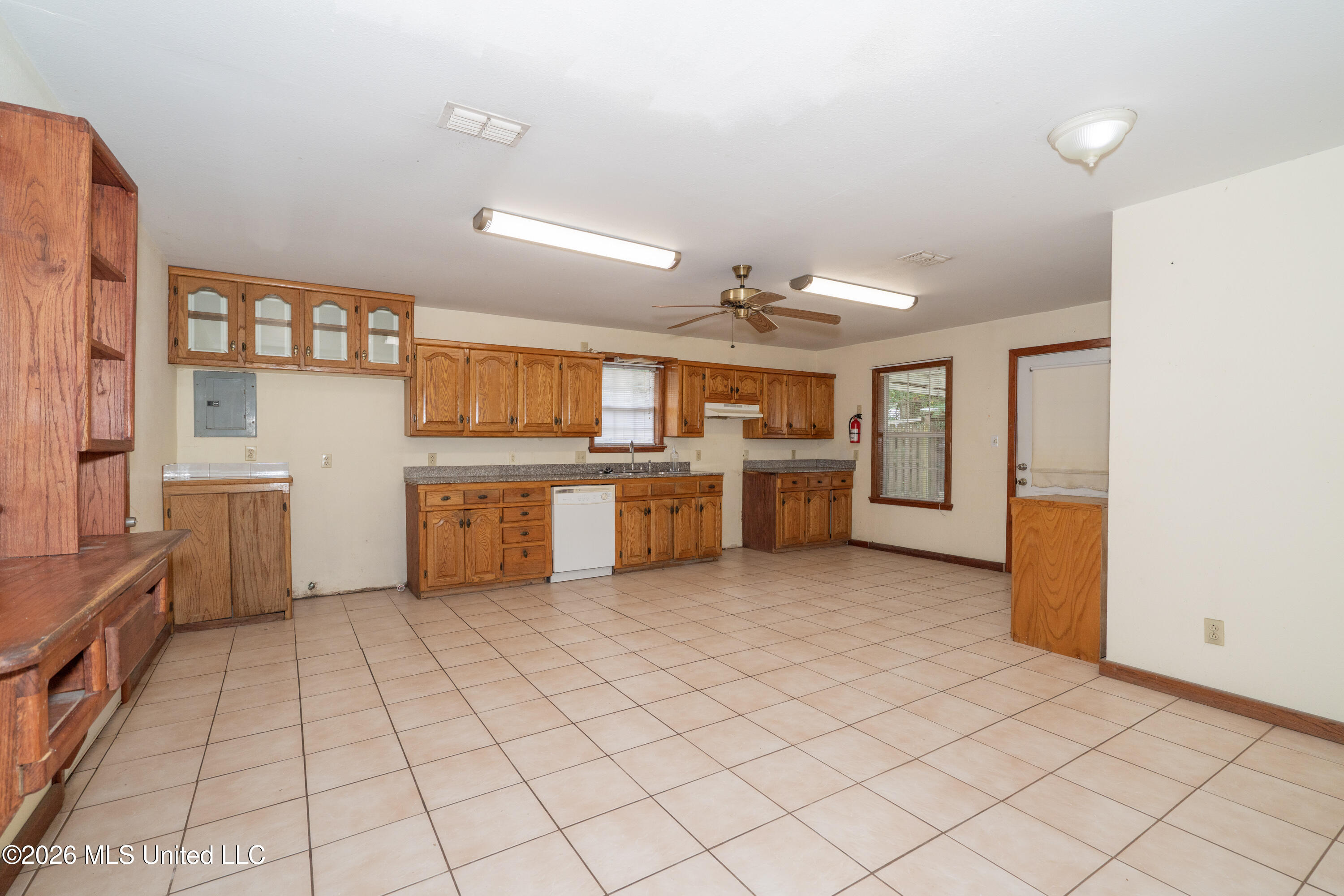 215 Mccaughan Avenue Property Photo 7